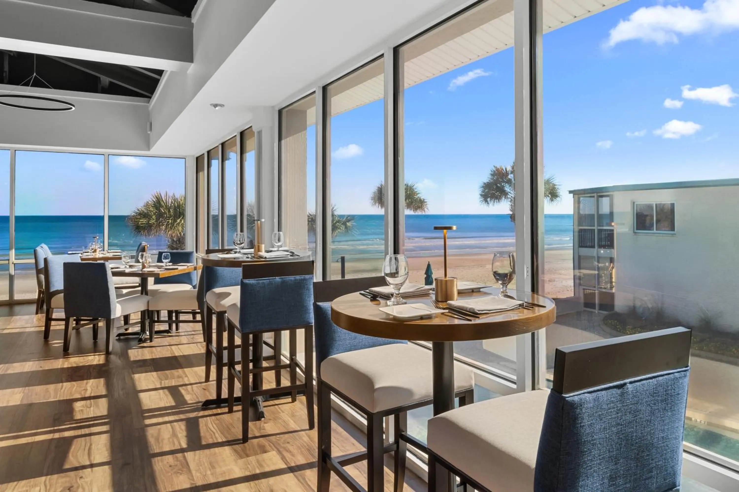 Restaurant/places to eat in Oceanfront Litchfield Inn