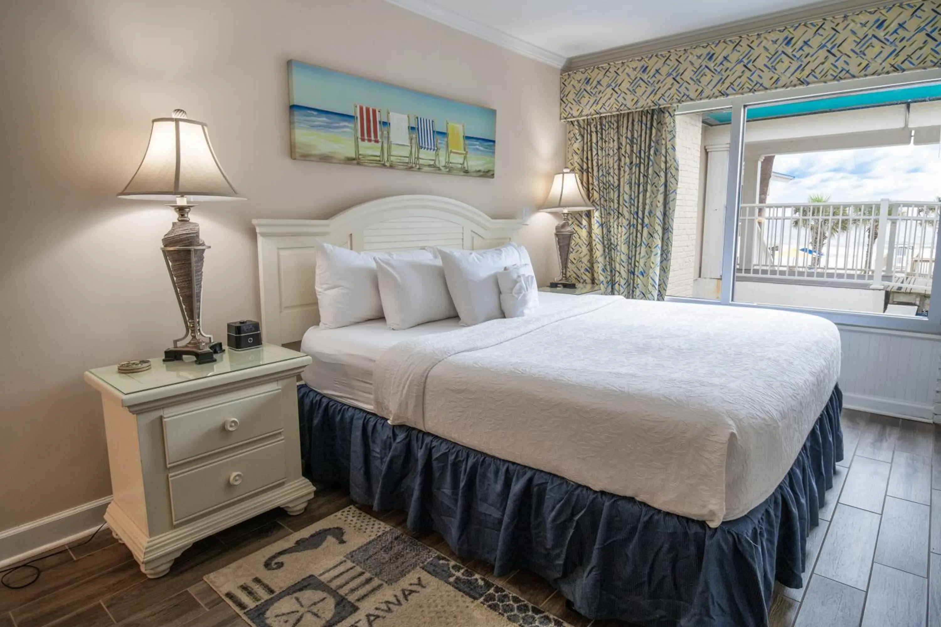 Bedroom, Bed in Oceanfront Litchfield Inn