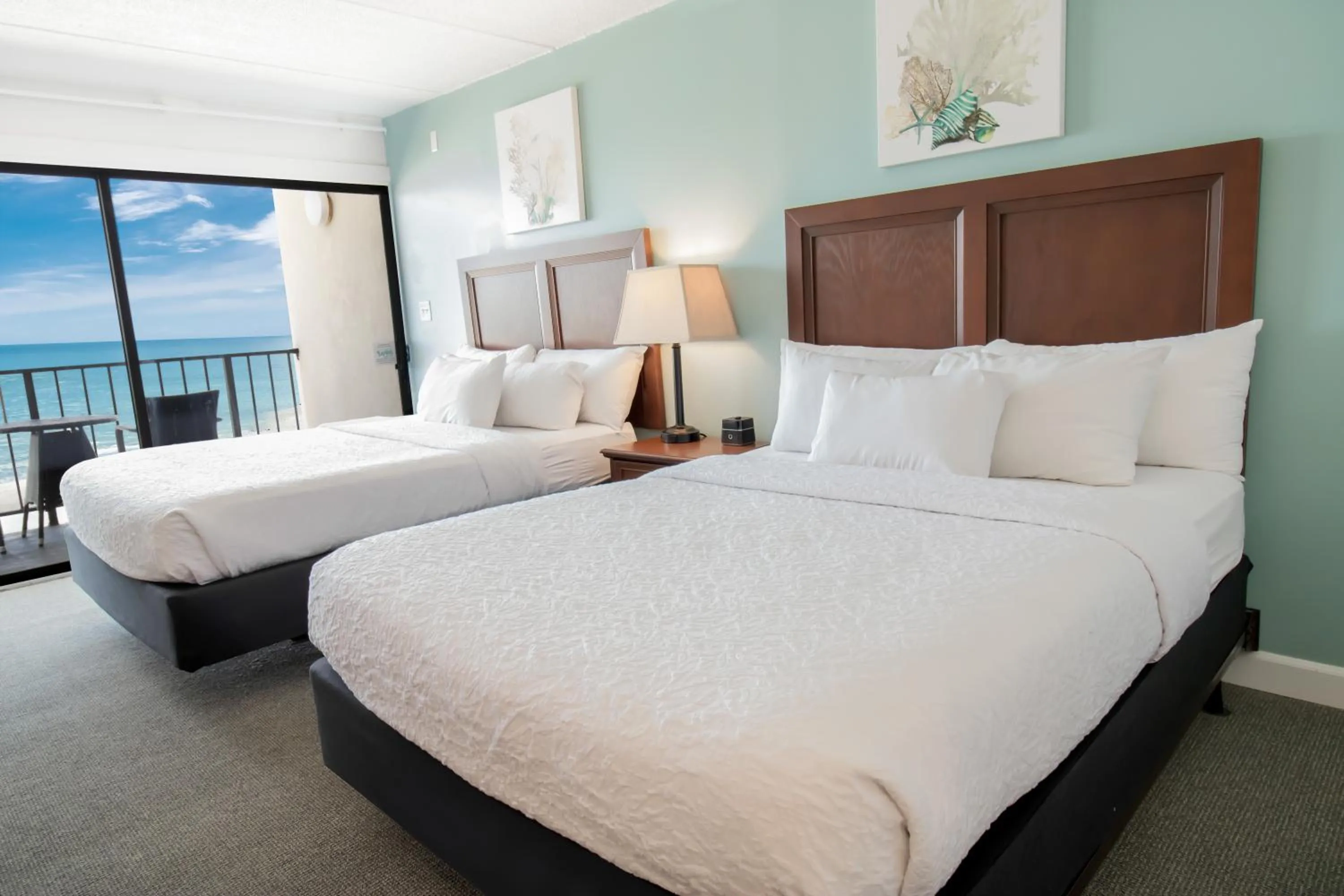 Natural landscape, Bed in Oceanfront Litchfield Inn