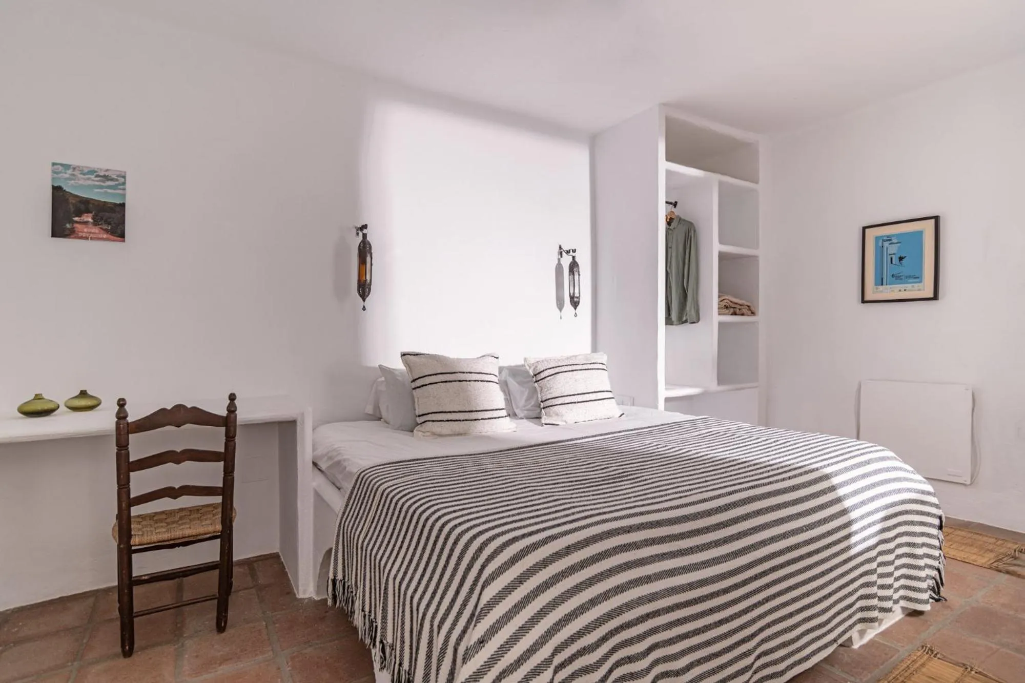 Photo of the whole room, Bed in Eole Tarifa Rooms