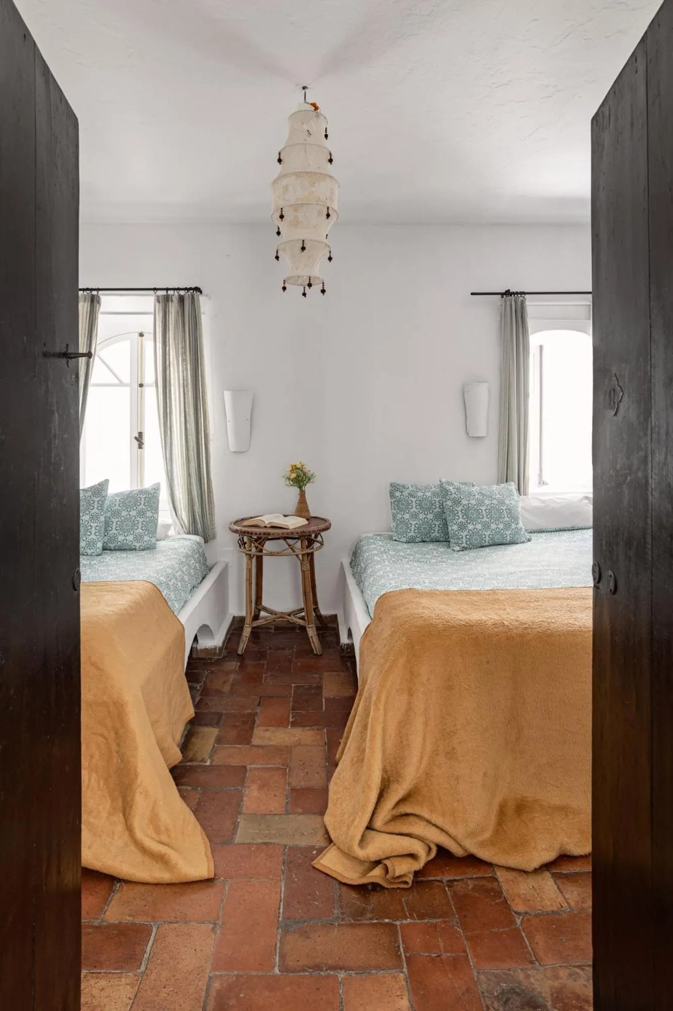 Photo of the whole room, Bed in Eole Tarifa Rooms