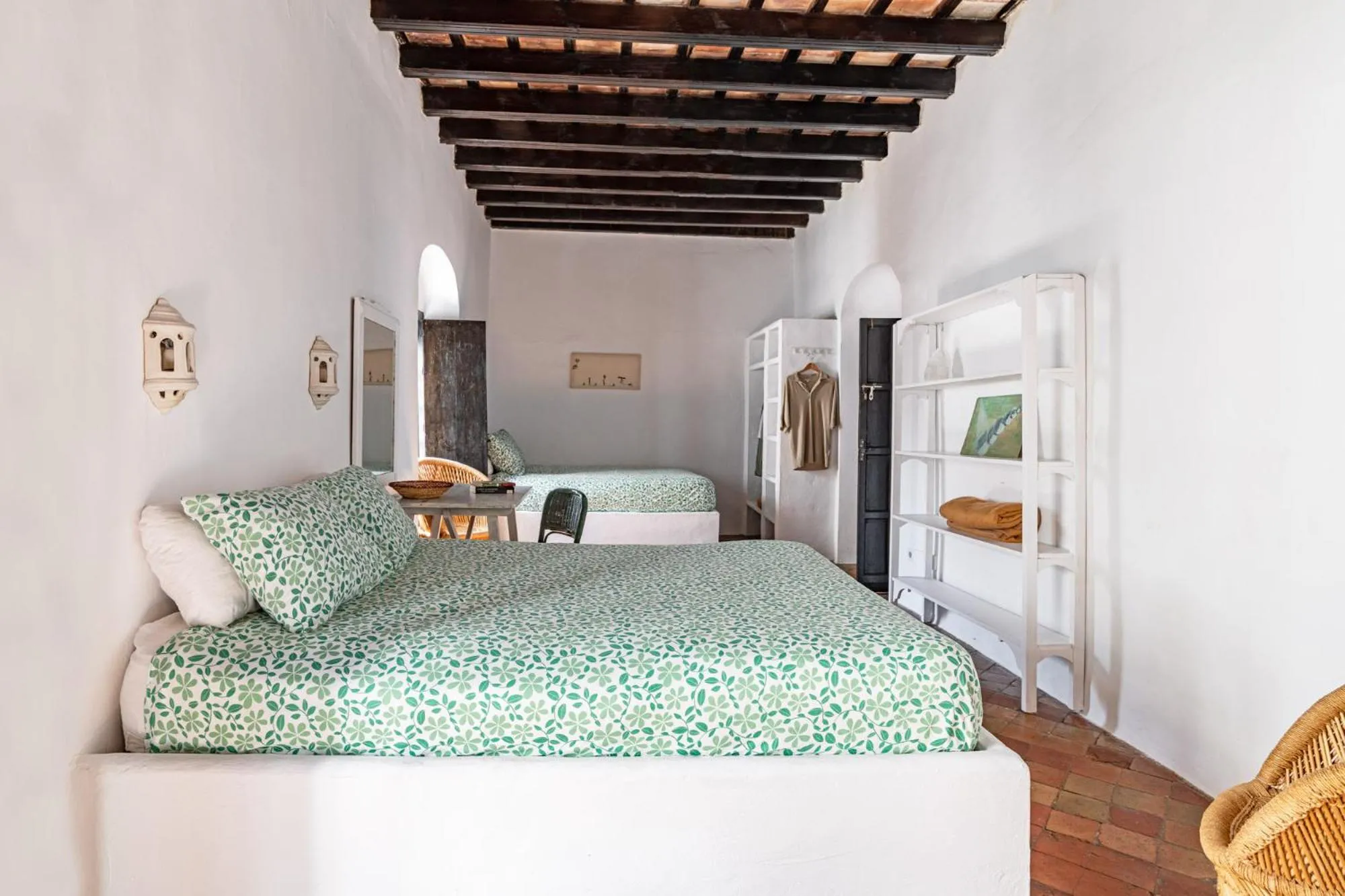 Photo of the whole room, Bed in Eole Tarifa Rooms