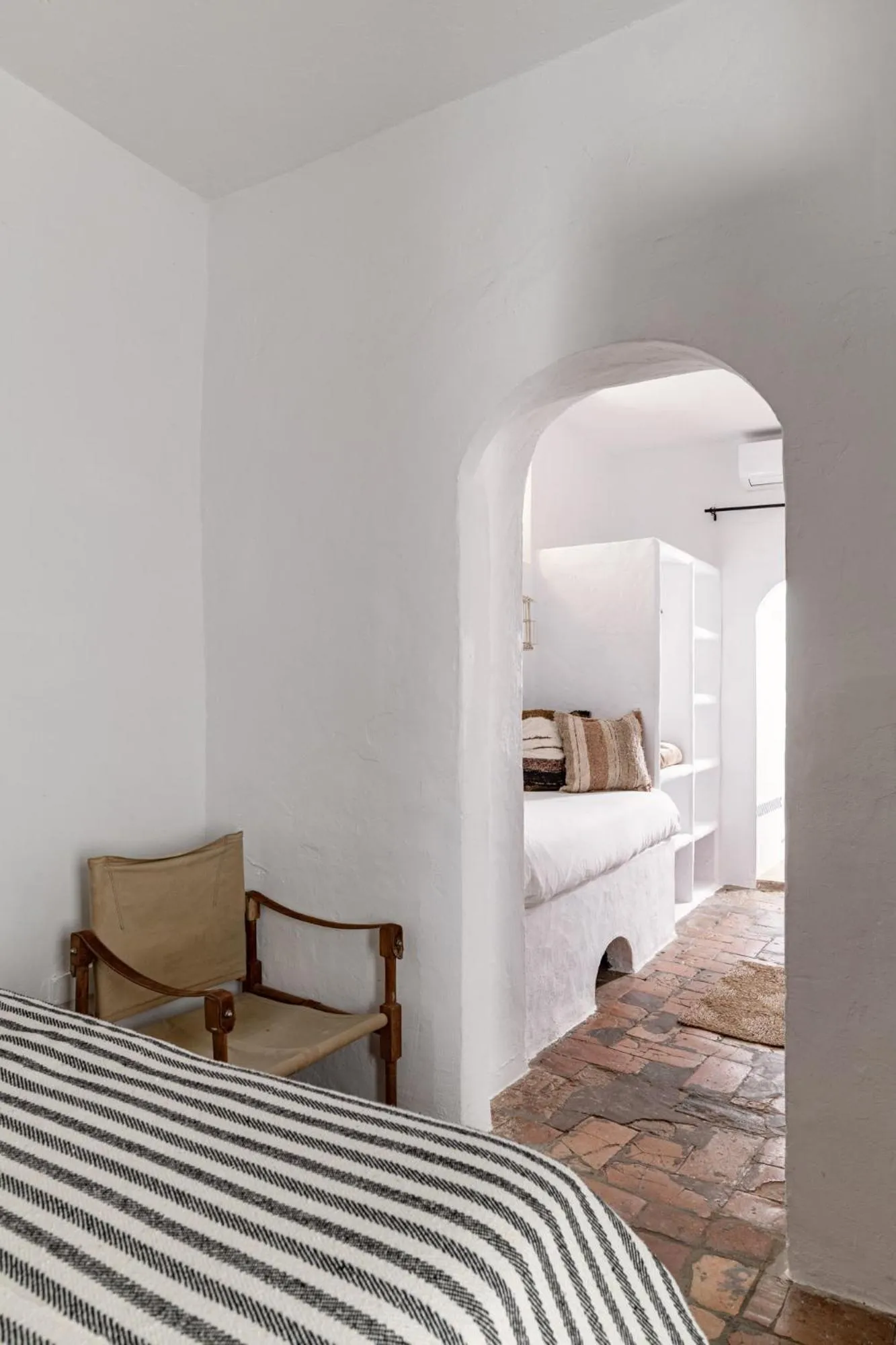 Photo of the whole room, Bed in Eole Tarifa Rooms