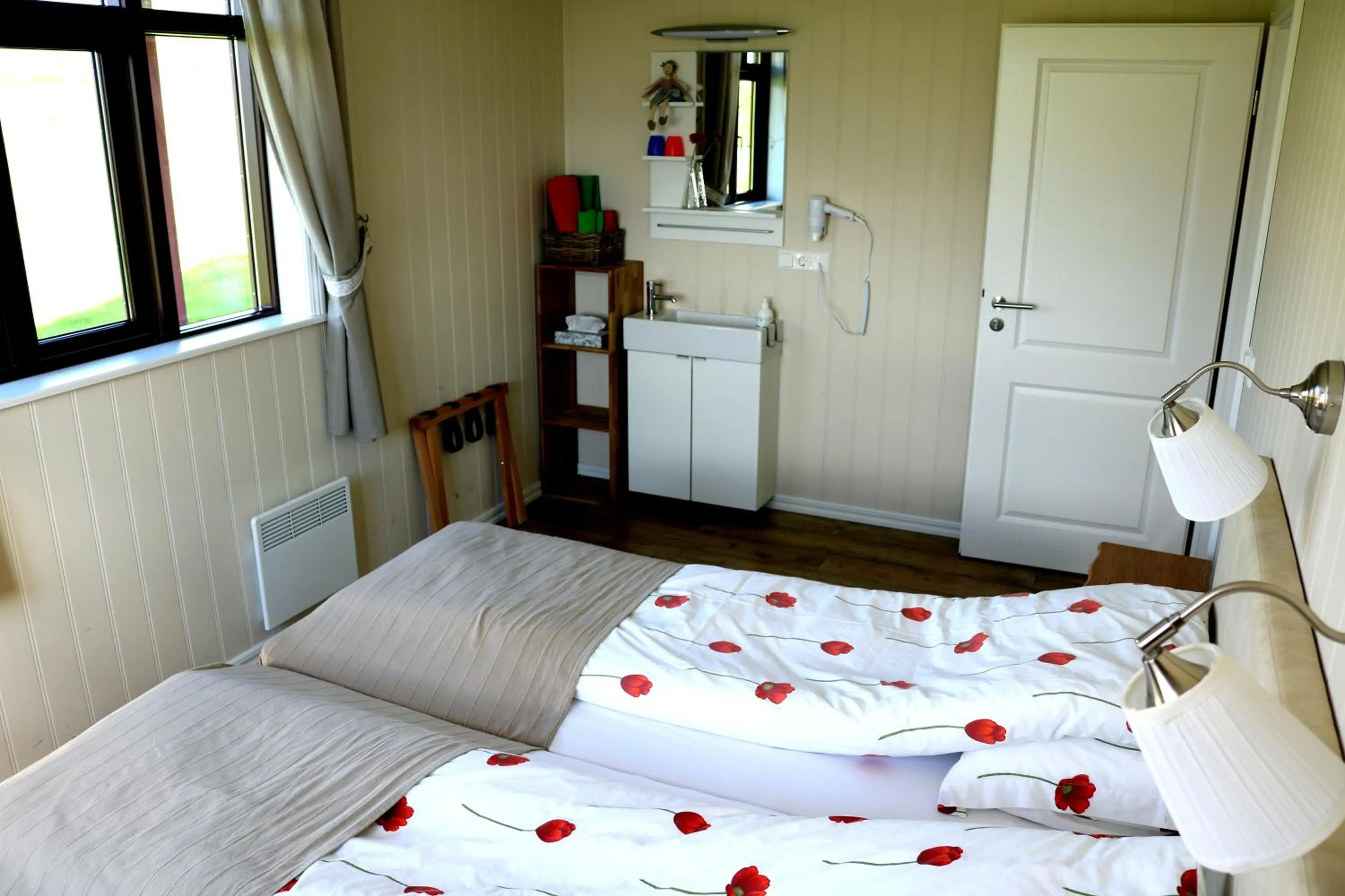 Photo of the whole room, Bed in Sólheimahjáleiga Guesthouse