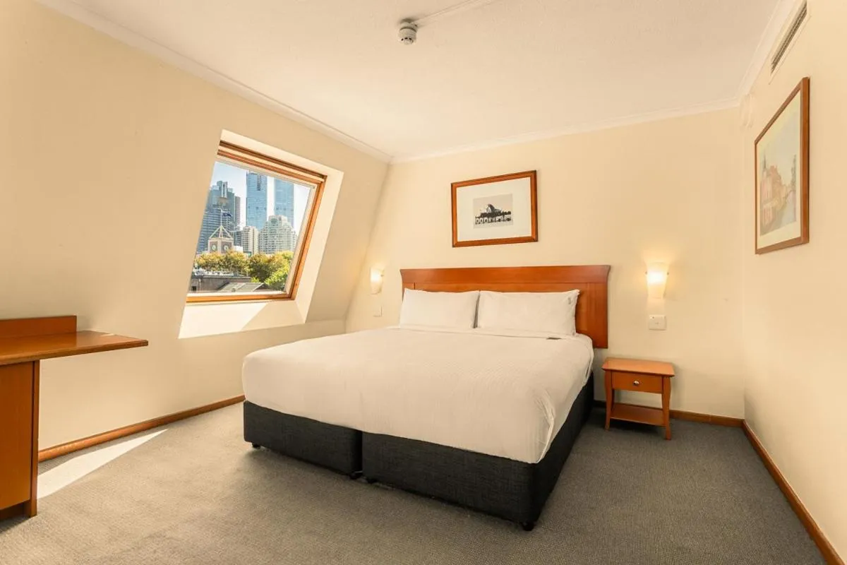 Bedroom, Bed in Sydney Harbour Hotel