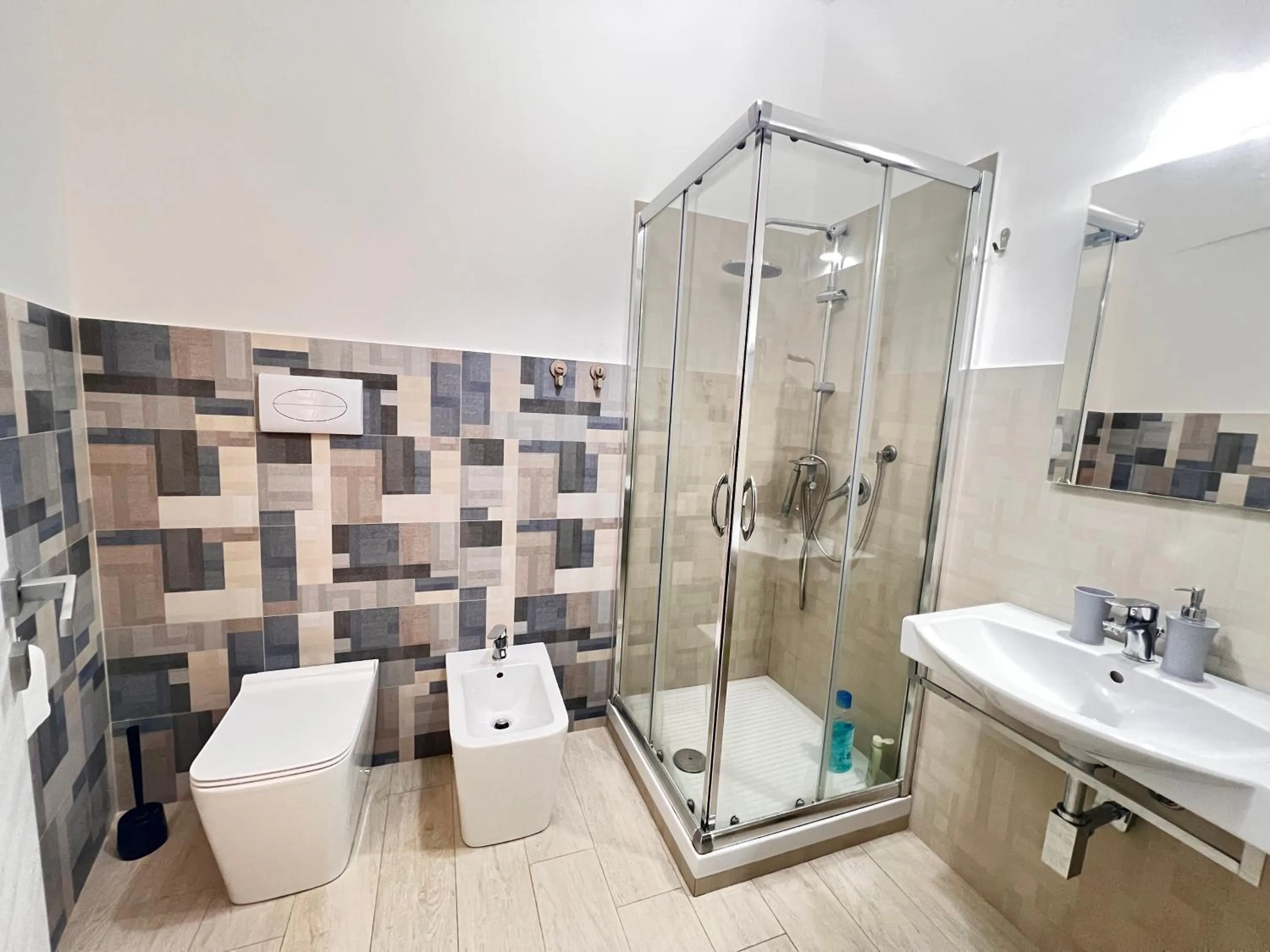 Toilet in Colle Greco