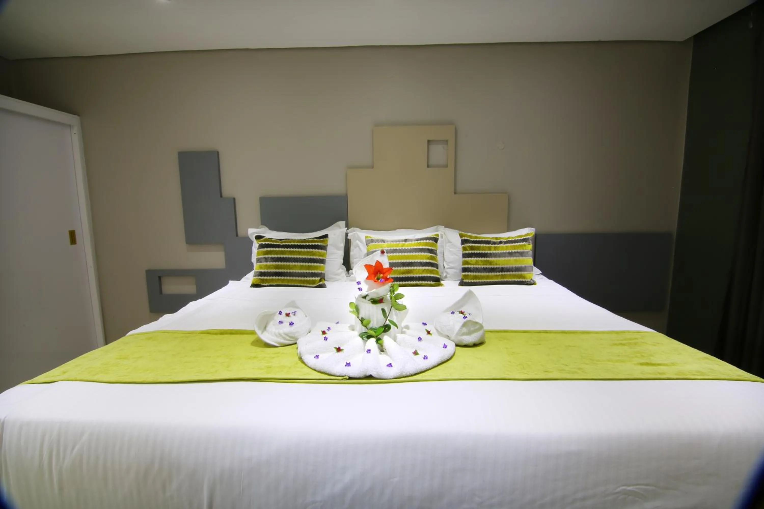 Bedroom, Bed in Travelodge Kasane