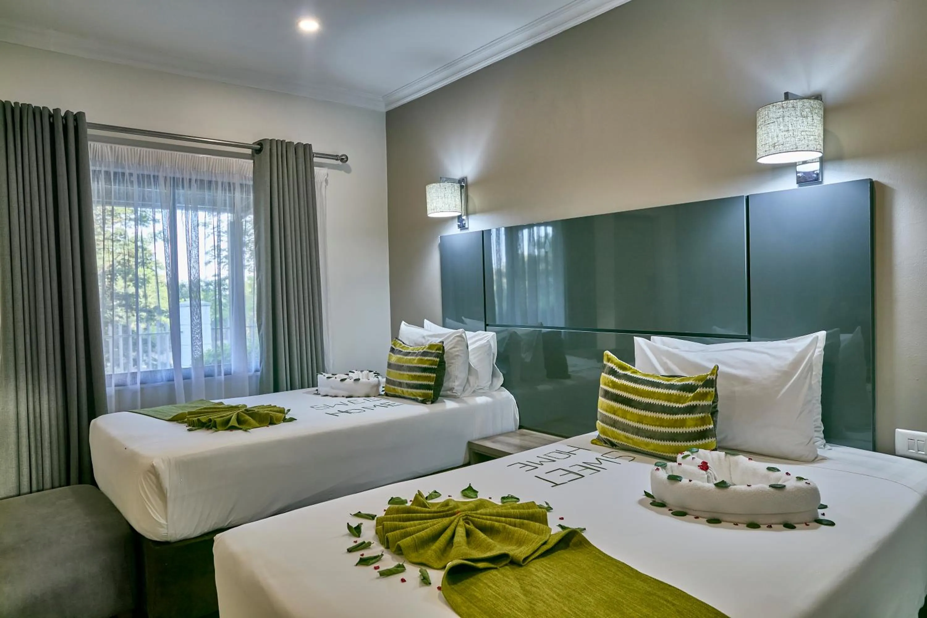 Bedroom, Bed in Travelodge Kasane