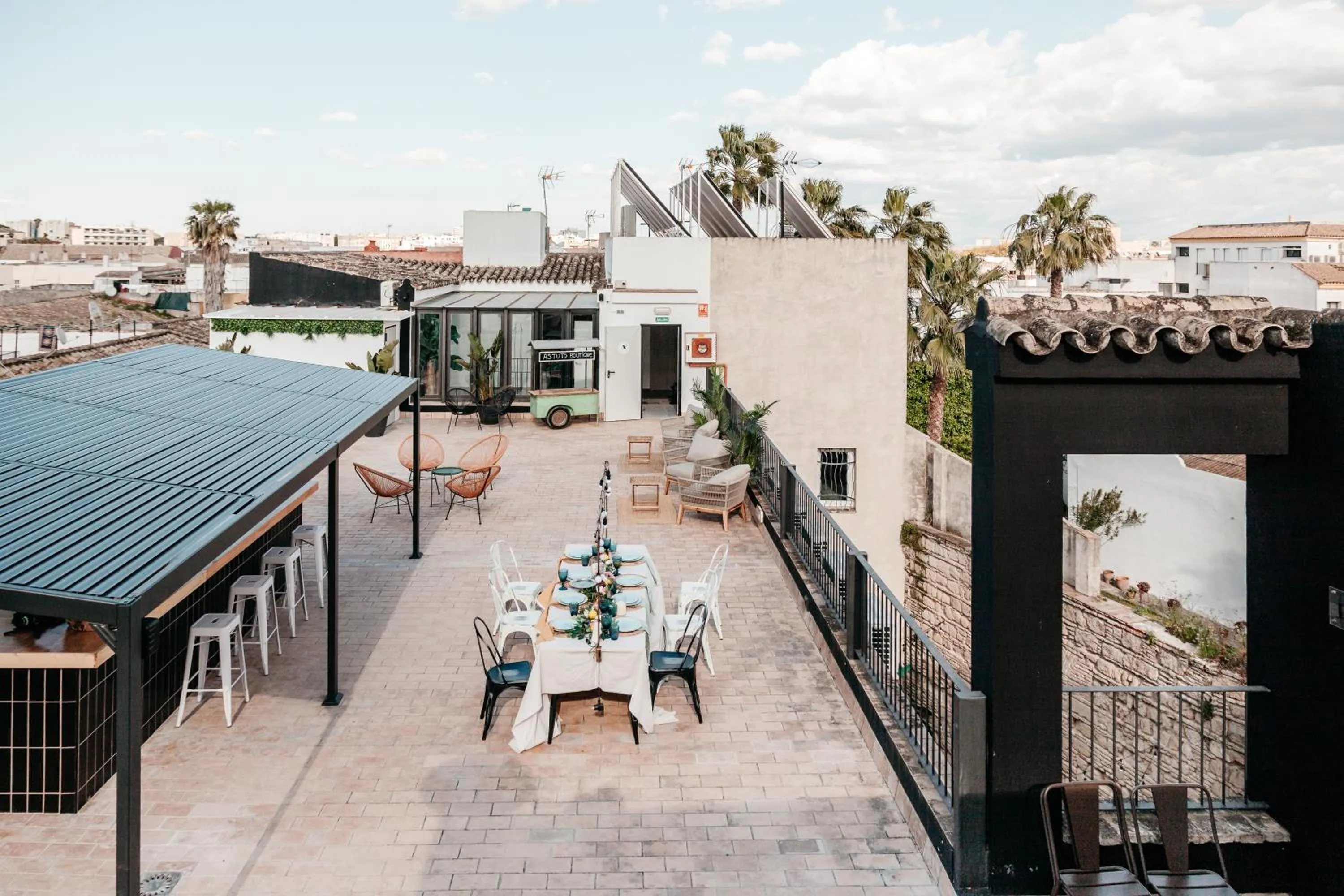 Property building in ASTUTO Boutique Jerez - Adults Only