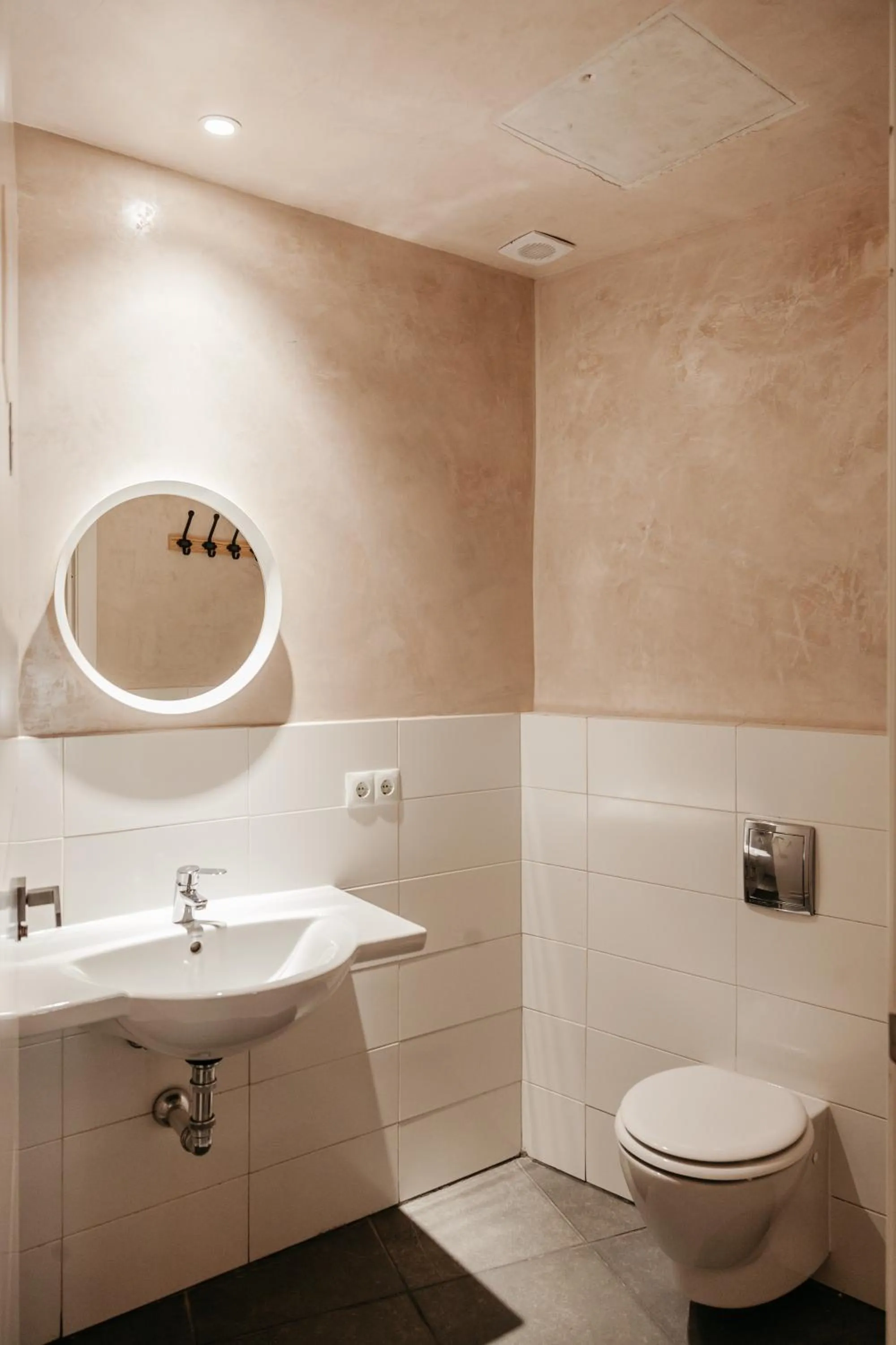 Toilet in ASTUTO Boutique Jerez - Adults Only