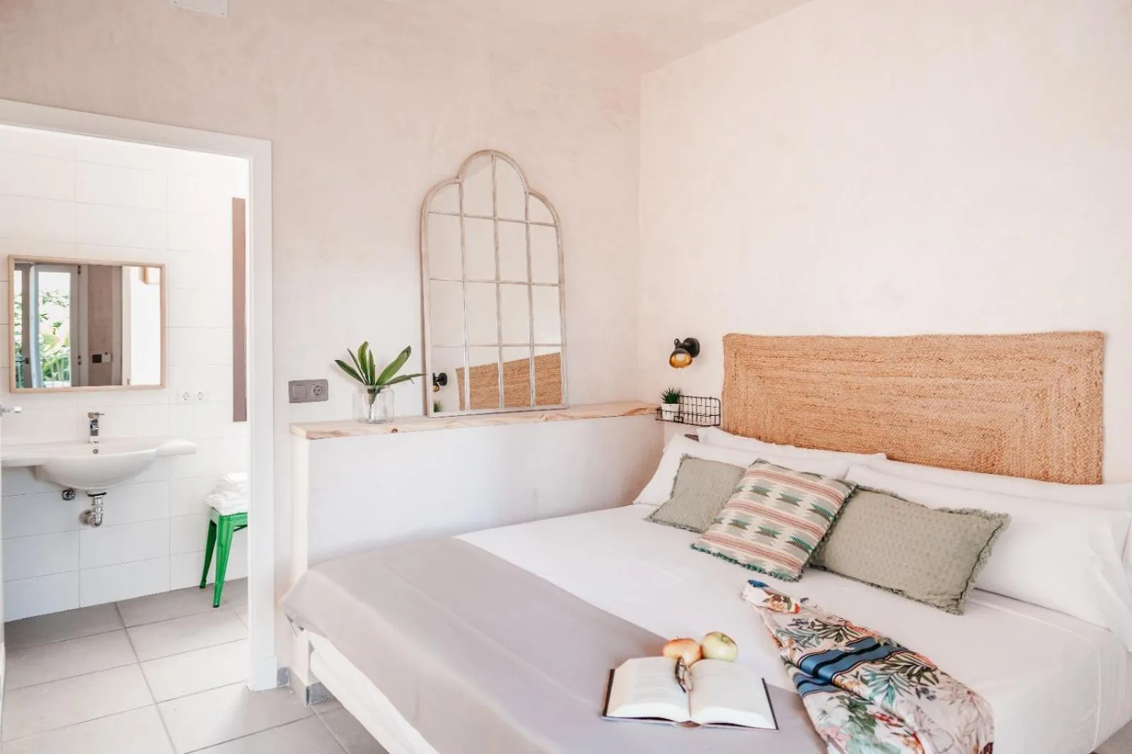 Bed in ASTUTO Boutique Jerez - Adults Only