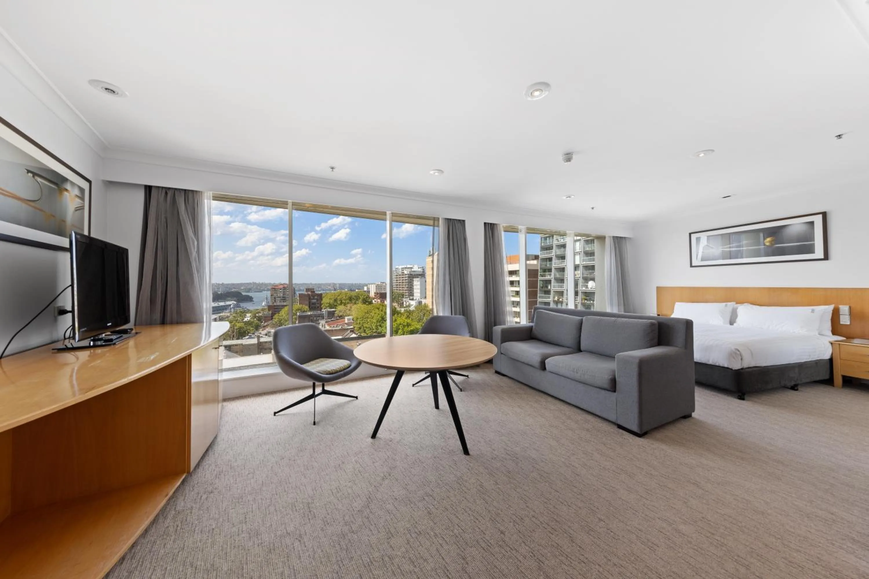 Bedroom in Holiday Inn Sydney Potts Point