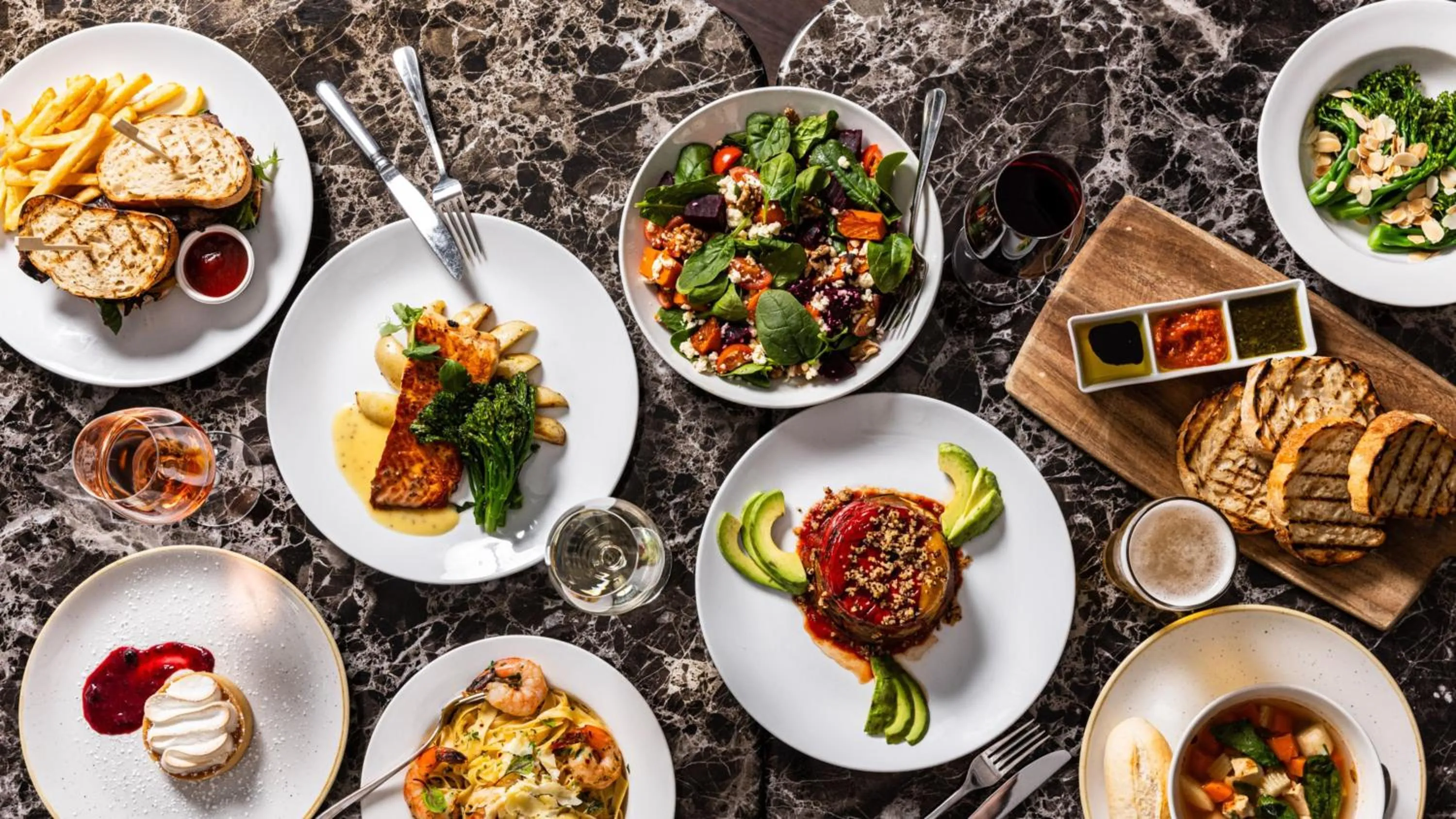 Restaurant/places to eat in Holiday Inn Sydney Potts Point