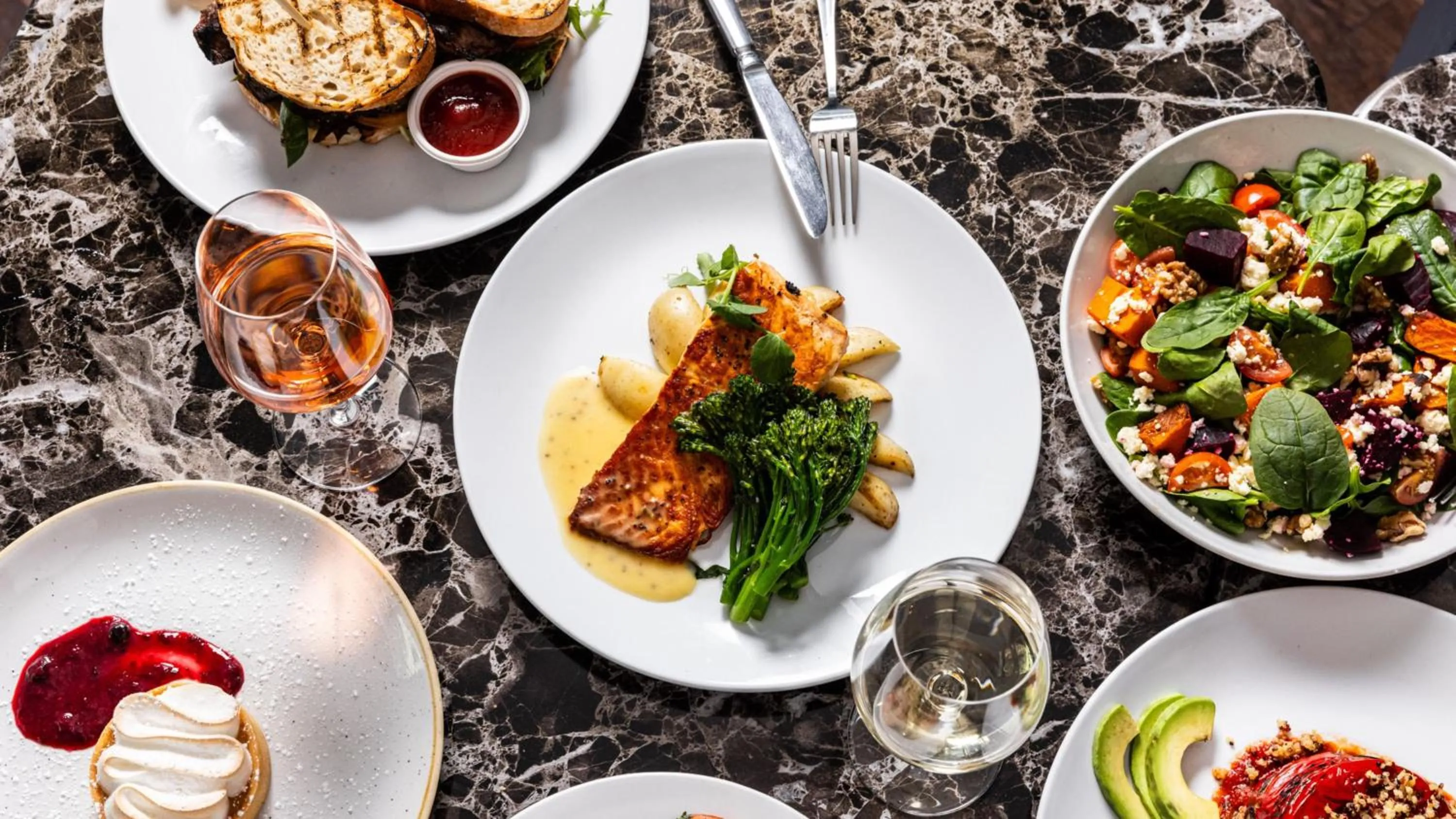 Restaurant/places to eat in Holiday Inn Sydney Potts Point