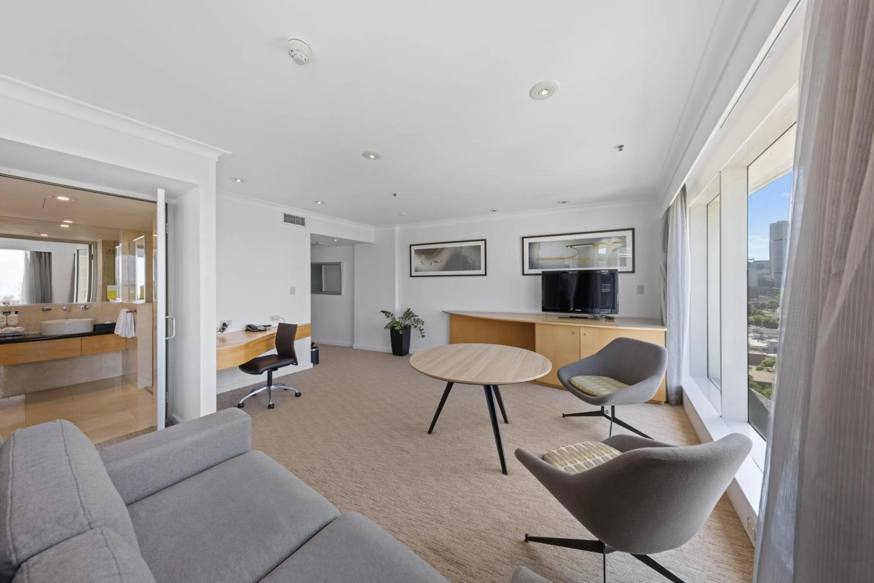 Bedroom in Holiday Inn Sydney Potts Point