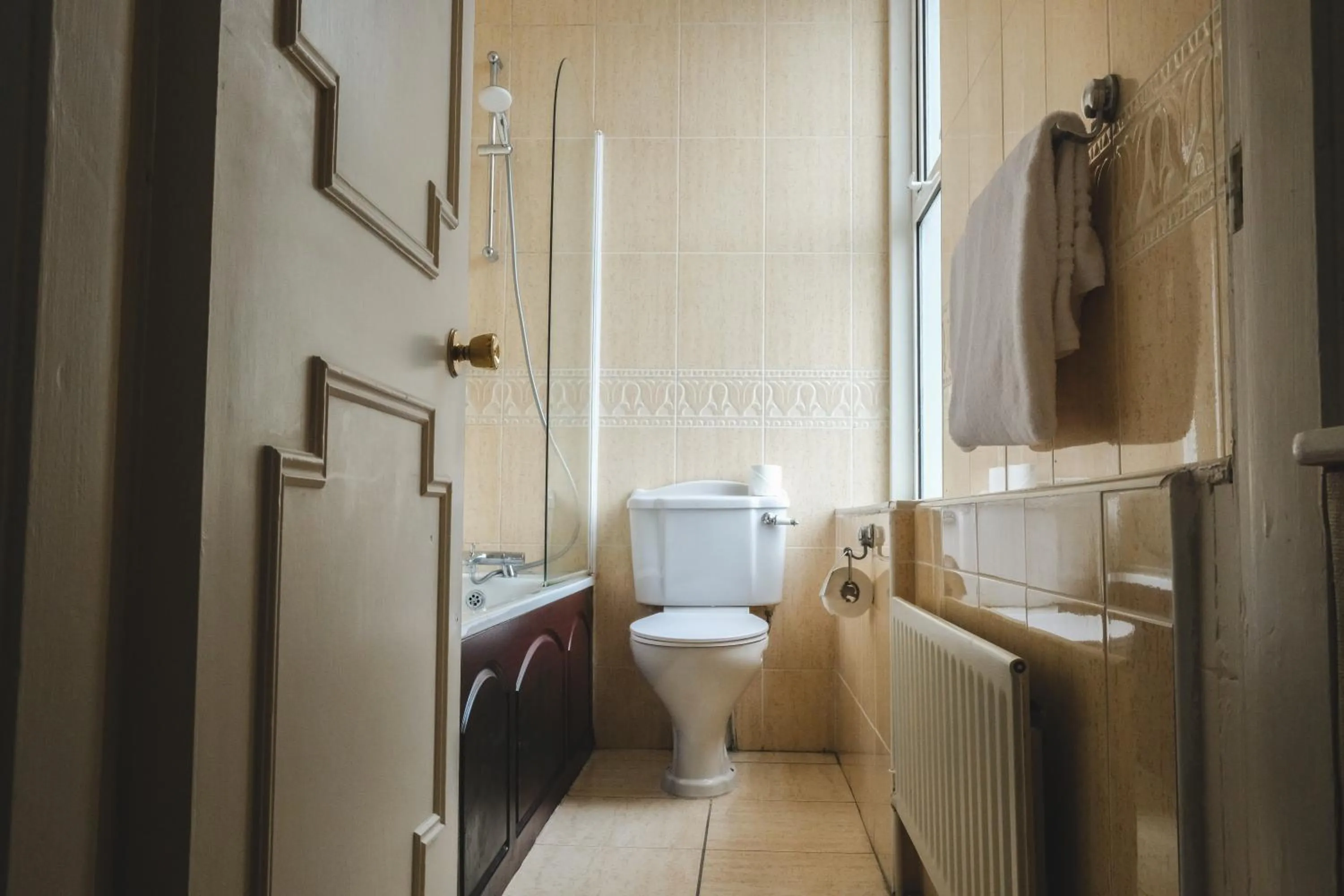 Bathroom in Dooly's Hotel