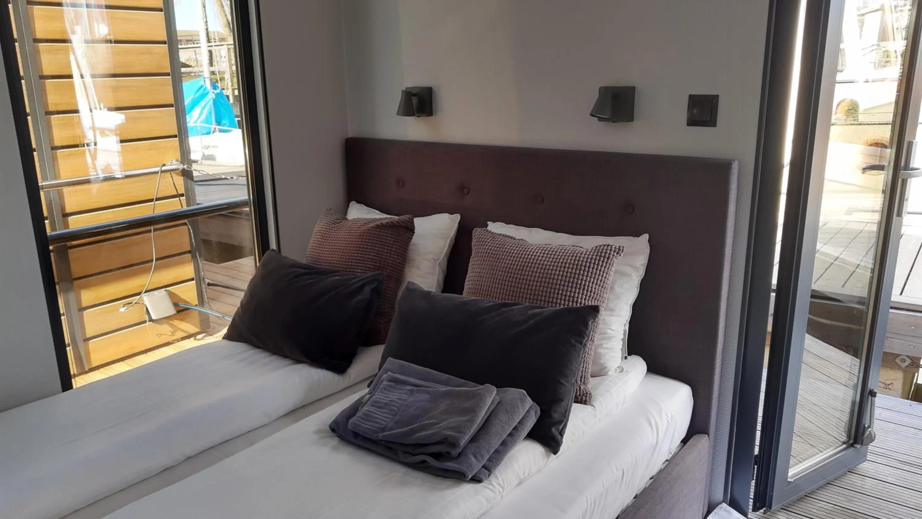 Bed in La Mare Resort