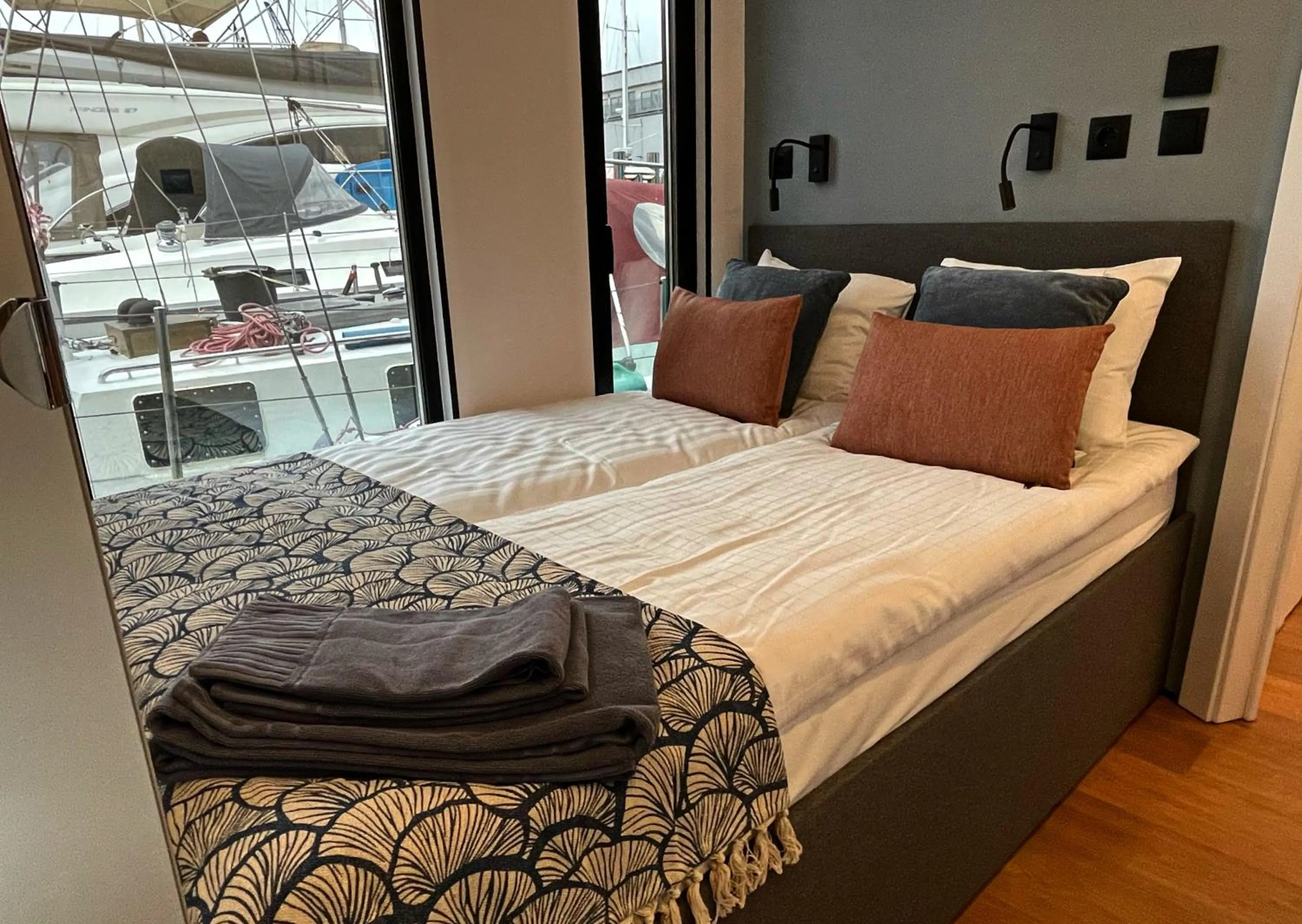 Bed in La Mare Resort