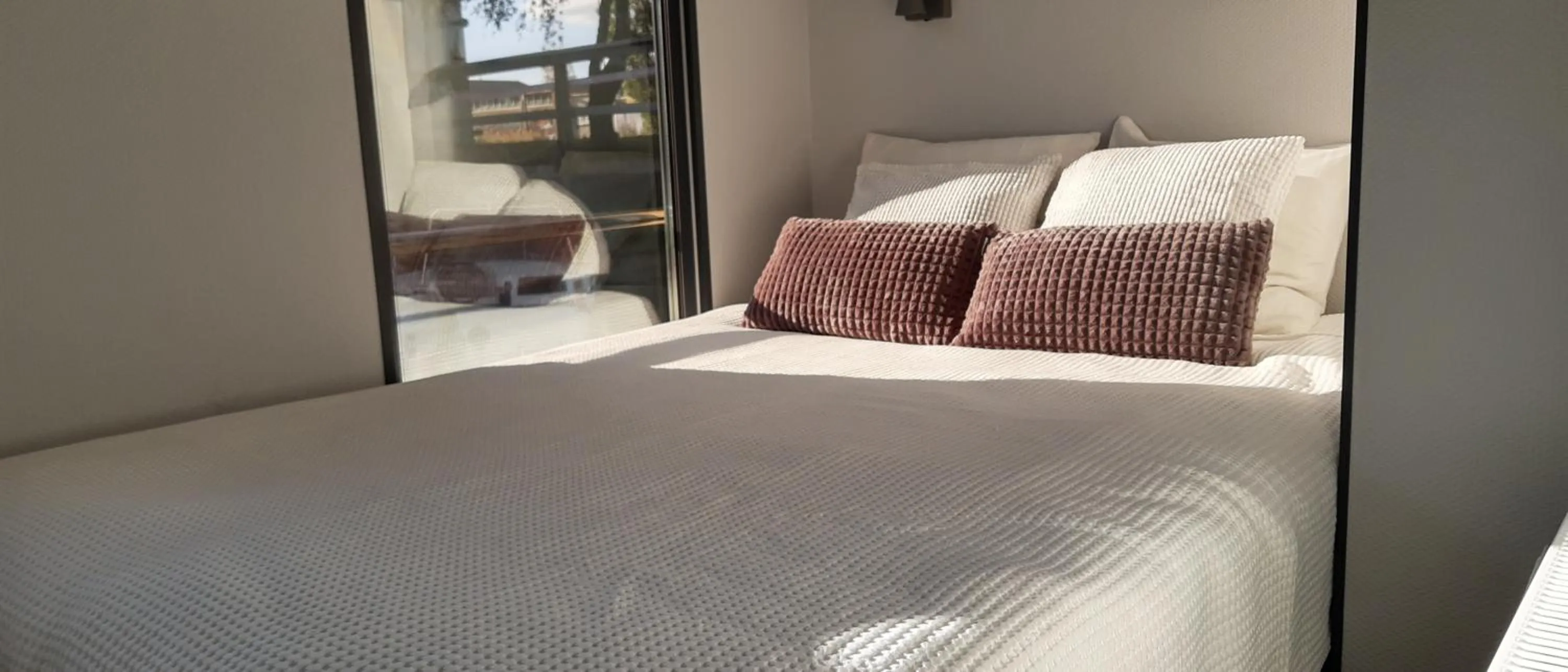 Bed in La Mare Resort