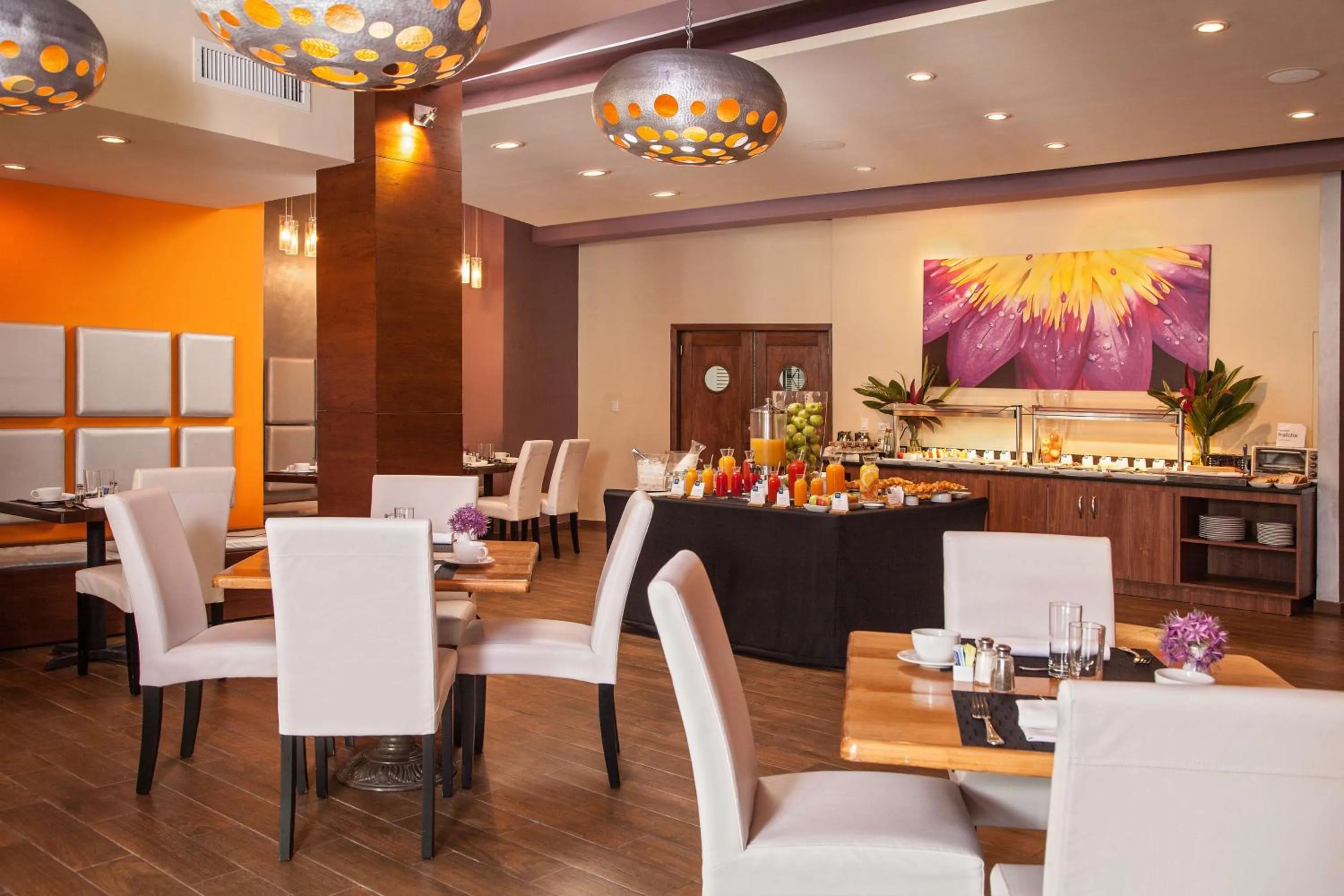 Restaurant/places to eat in El Rancho Haiti