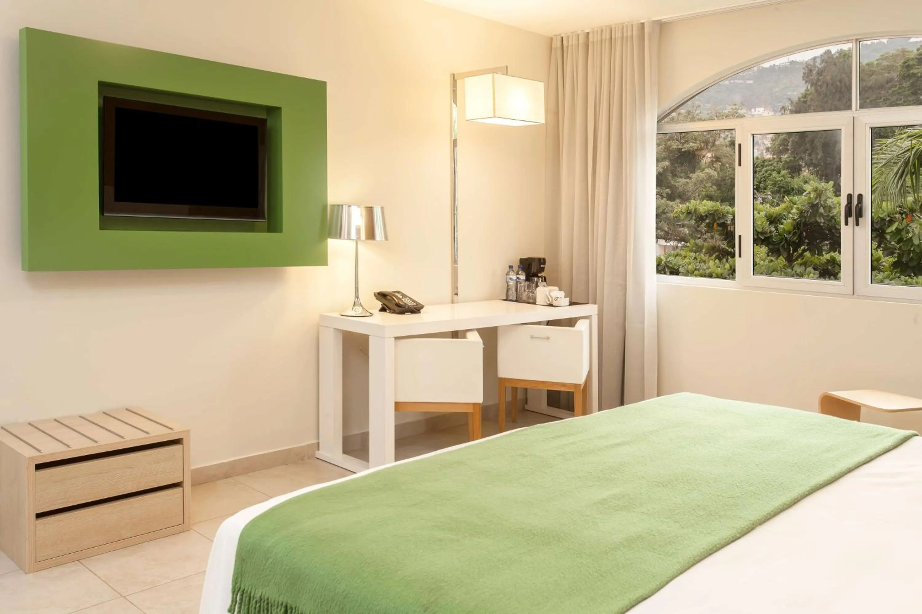 Photo of the whole room, Bed in El Rancho Haiti