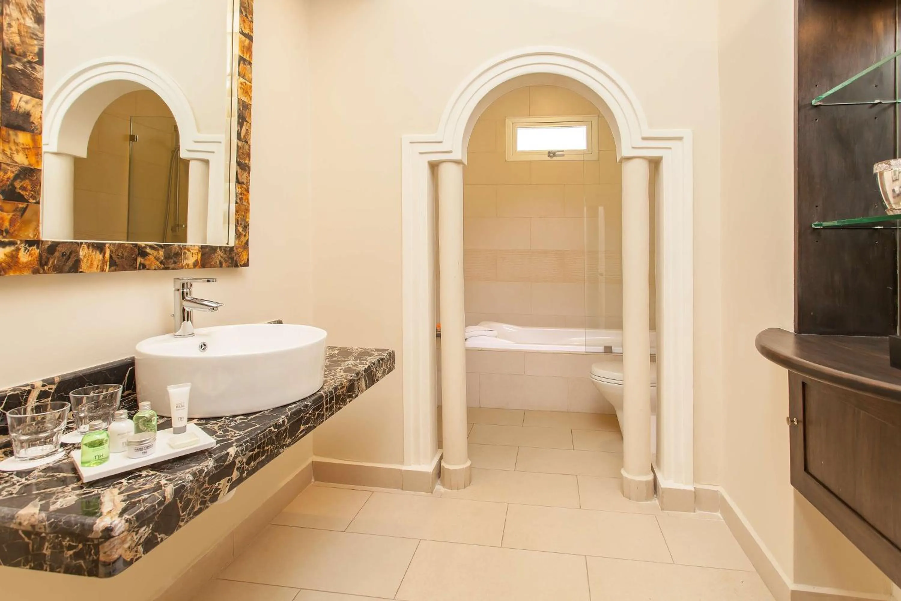 Bathroom in El Rancho Haiti