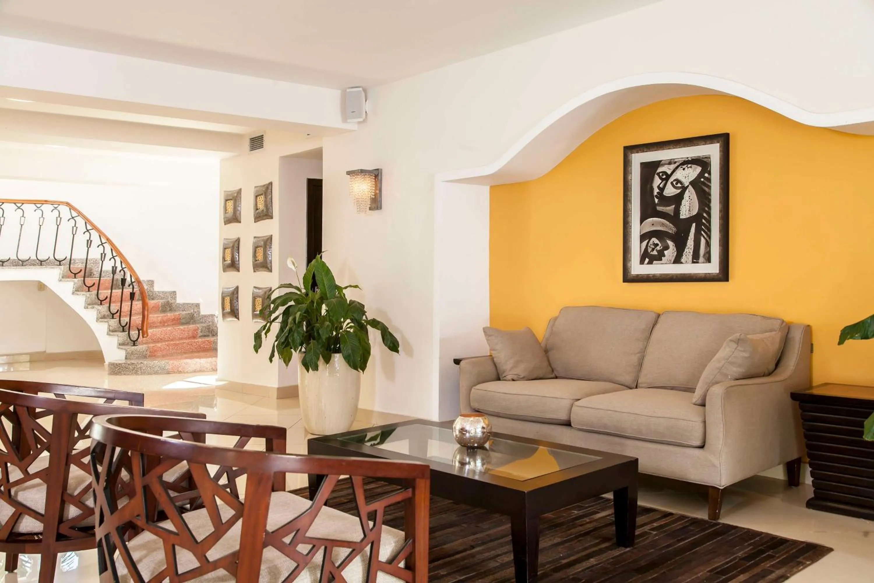 Lobby or reception in El Rancho Haiti