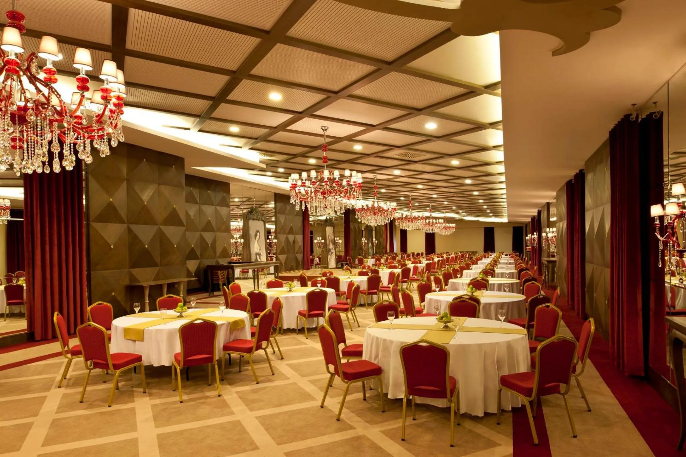 Restaurant/places to eat in Kaya Palazzo Ski & Mountain Resort