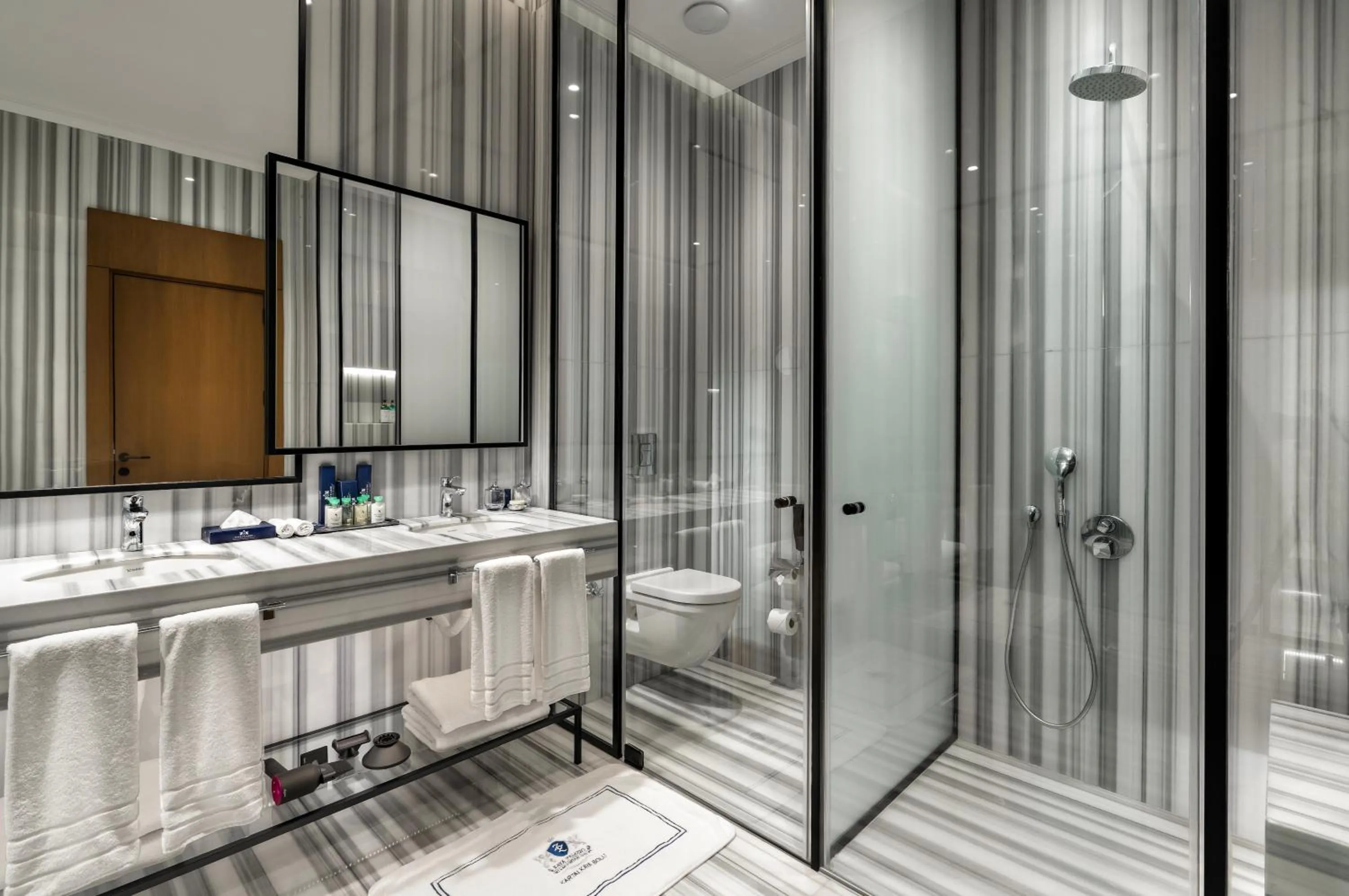 Shower in Kaya Palazzo Ski & Mountain Resort