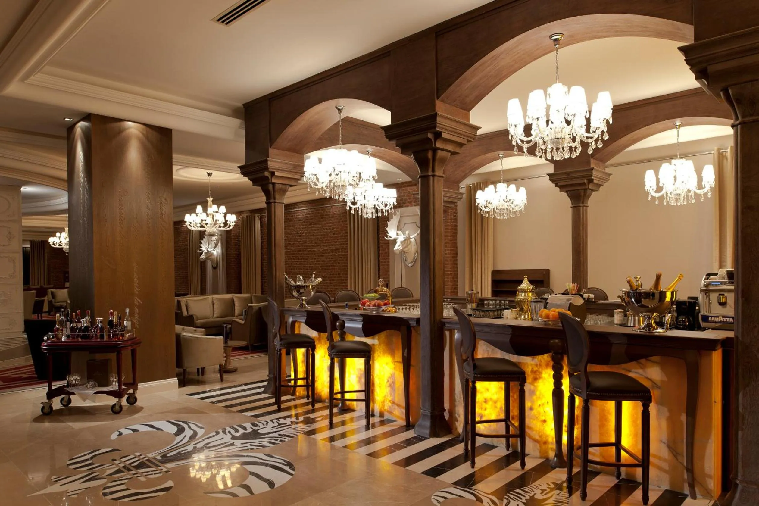 Lounge or bar in Kaya Palazzo Ski & Mountain Resort