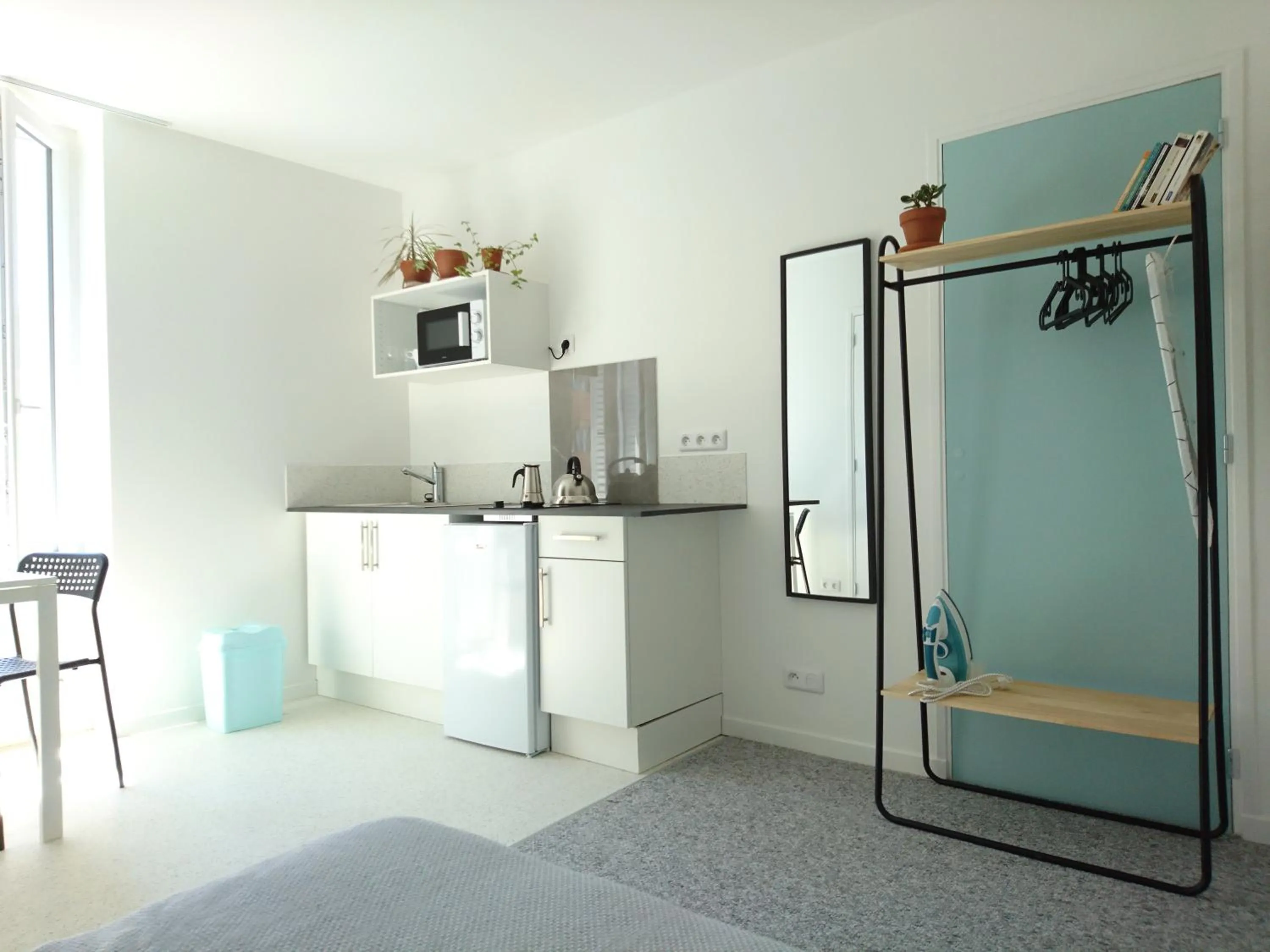 Kitchen or kitchenette in Cool Places