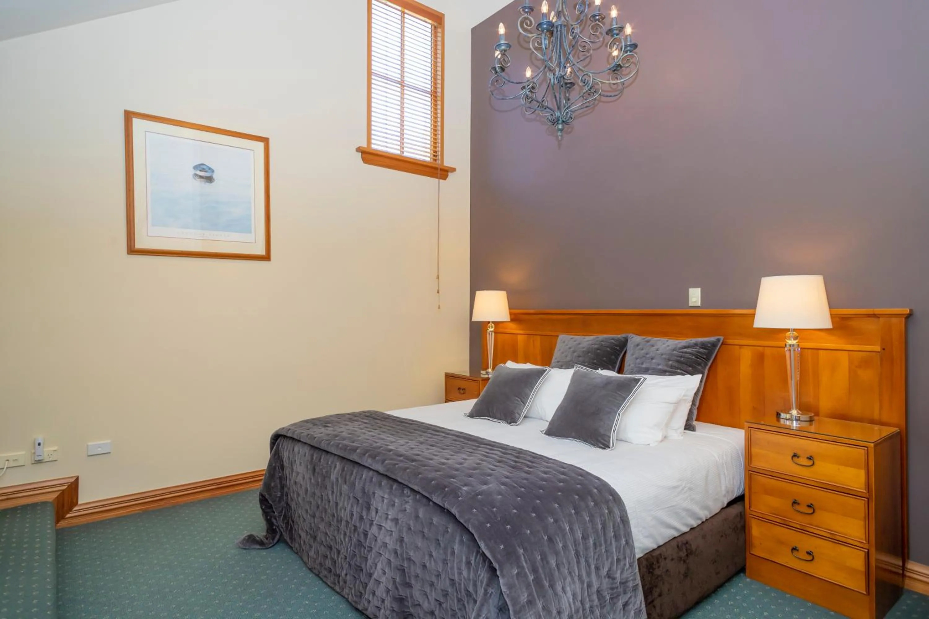 Bed in Arrowtown House Boutique Hotel