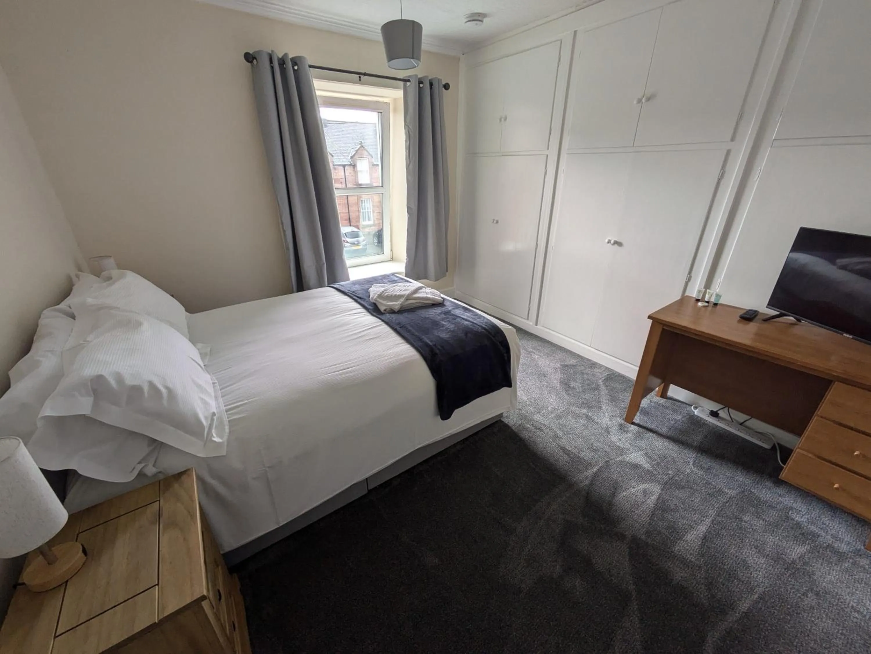 Bedroom, Bed in Buccleuch and Queensberry Arms Hotel