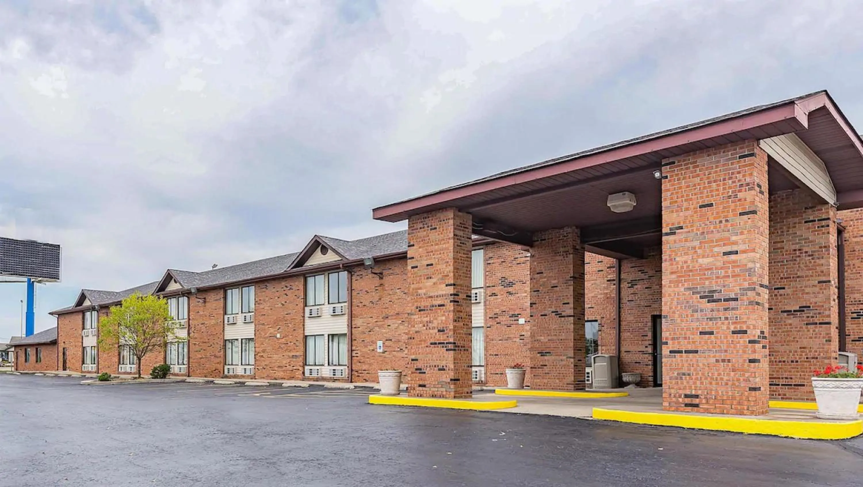 Property building in Red Lion Inn & Suites Saint Louis