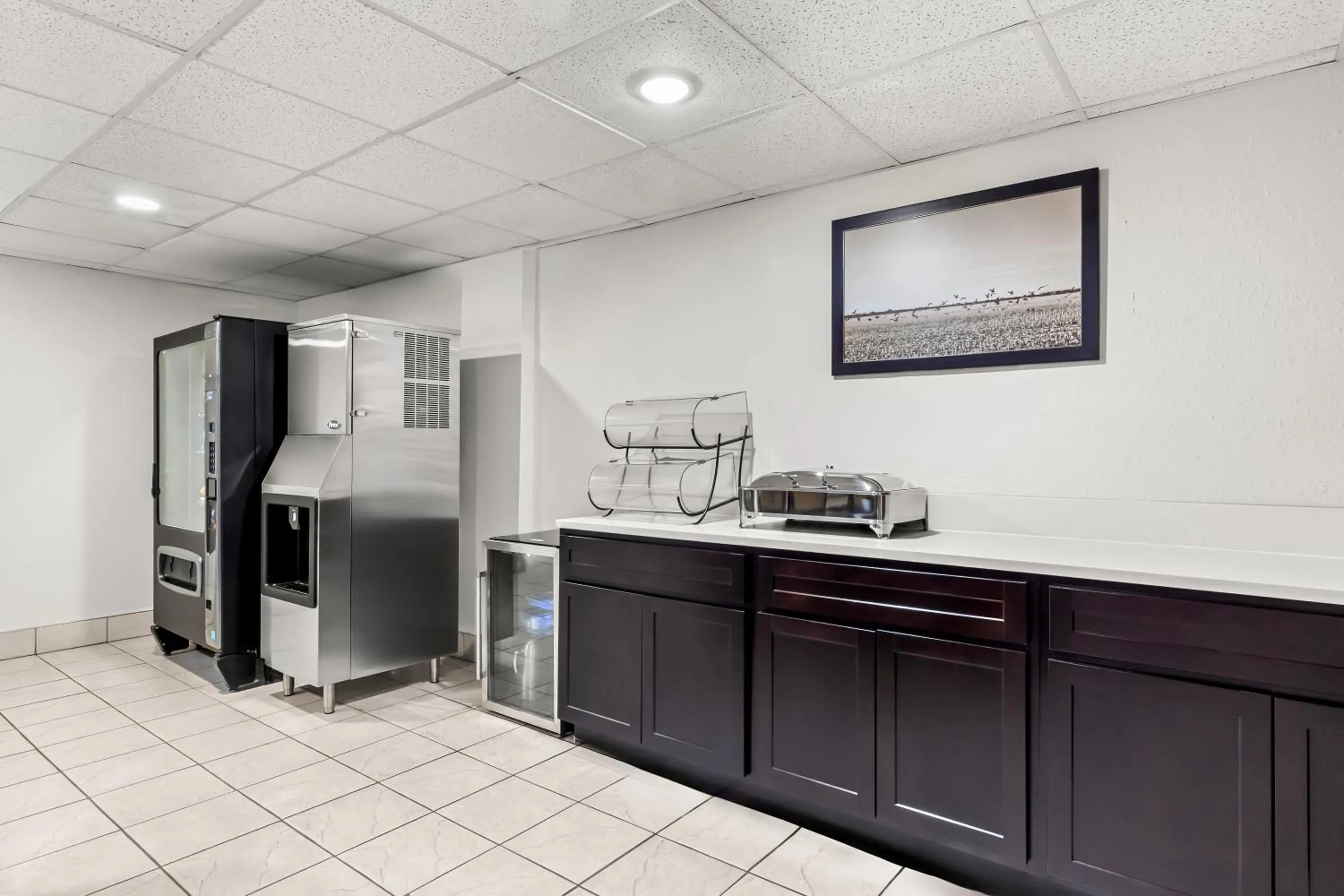 Breakfast in Red Lion Inn & Suites Saint Louis