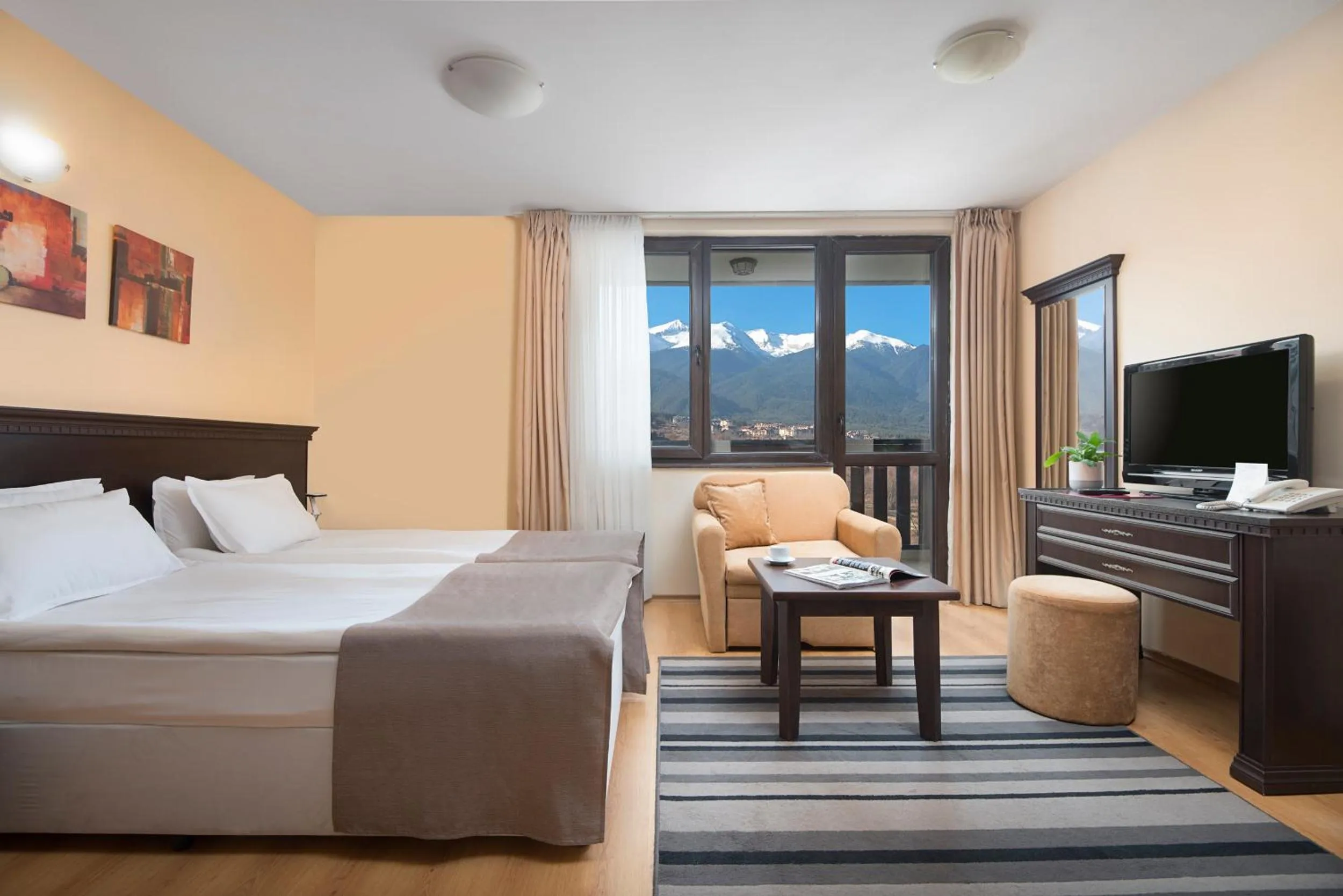 Mountain view, Bed in Apartments Bansko