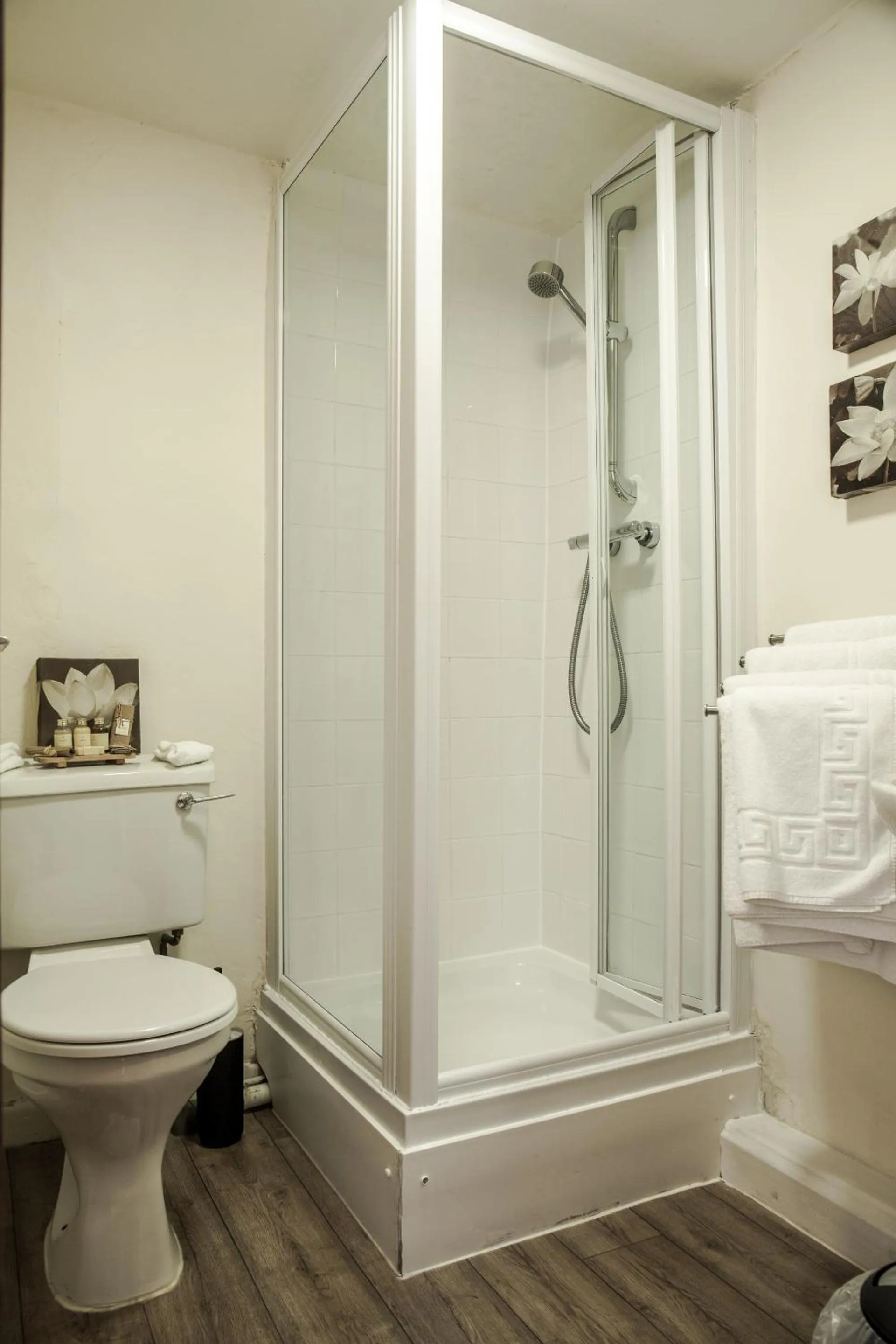 Bathroom in The Craven Heifer at Stainforth