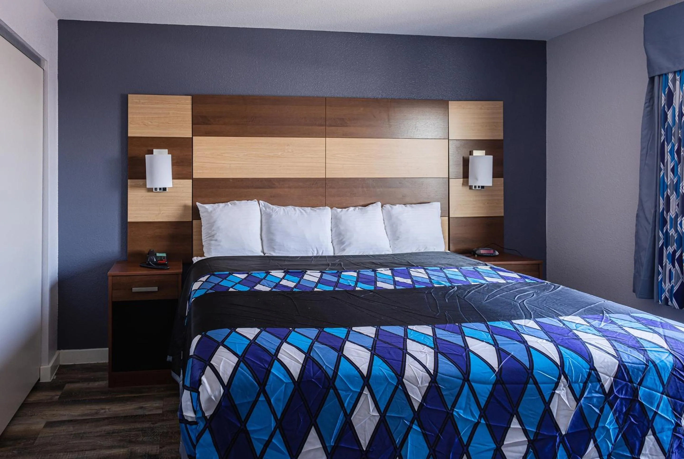 Bedroom, Bed in Coratel Inn and Suites By Jasper Saint Paul Minneapolis Inver Grove Heights
