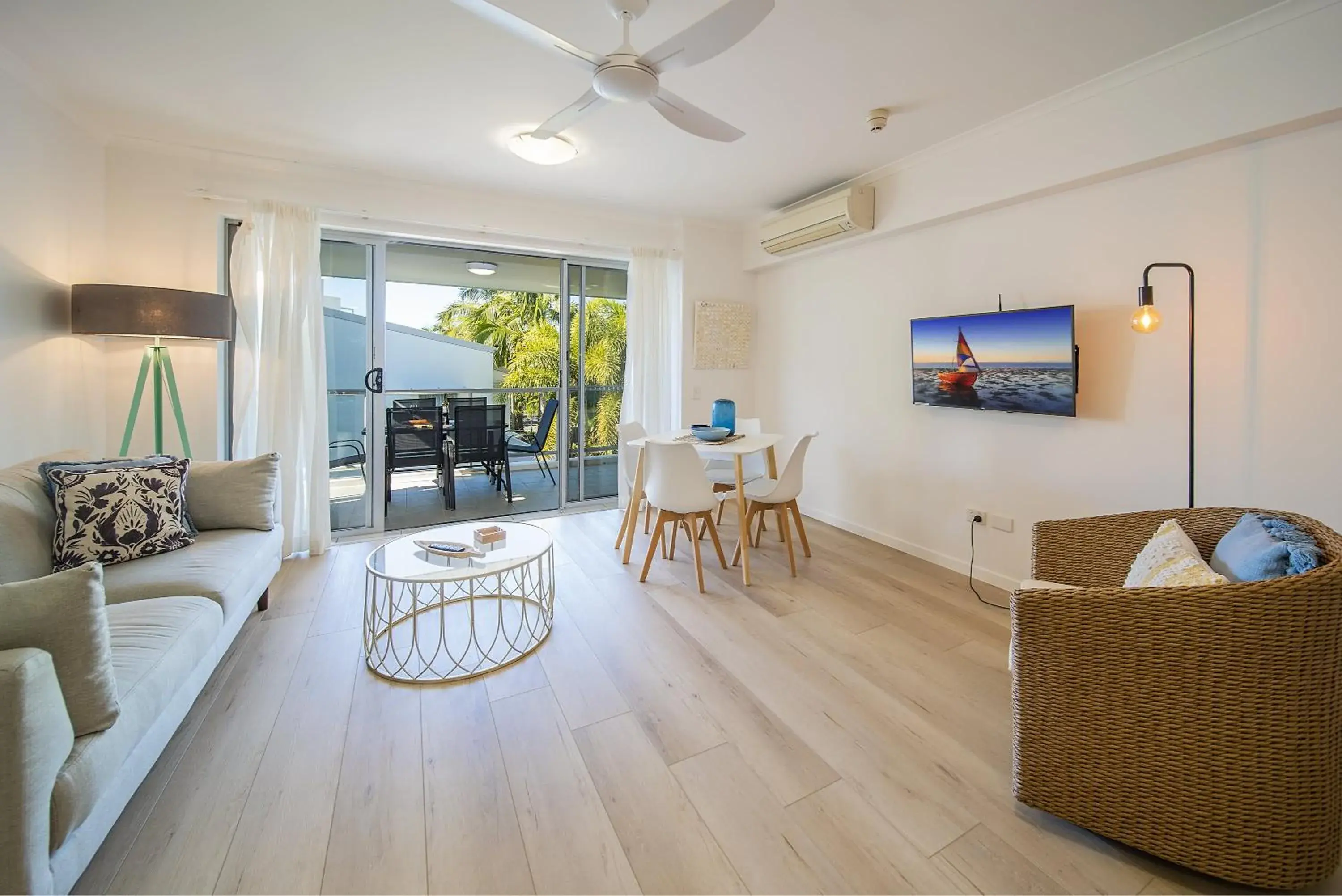 One-Bedroom Apartment in Coolum At The Beach One-Bedroom Apartment in Coolum At The Beach