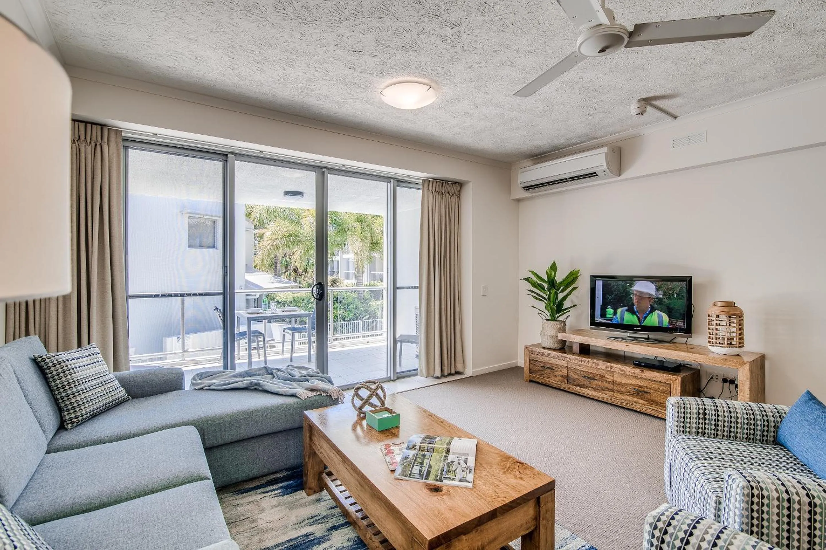 TV and multimedia in Coolum At The Beach