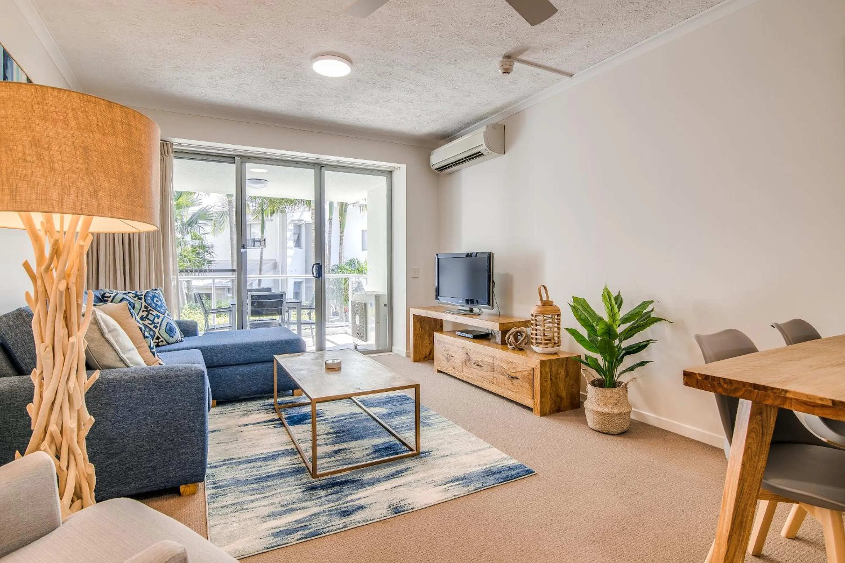 TV and multimedia in Coolum At The Beach