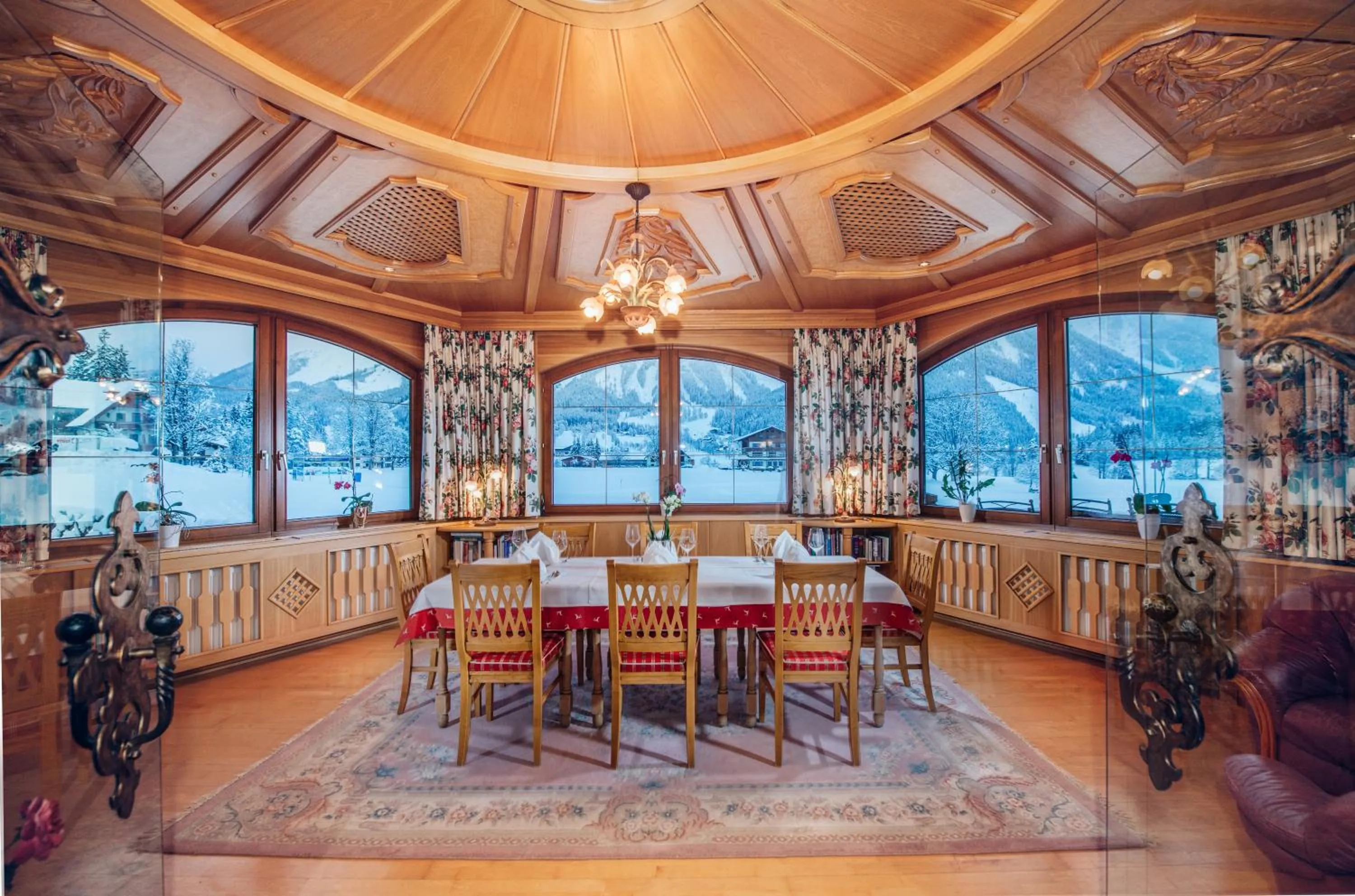 Restaurant/places to eat in Hotel Ennstalerhof