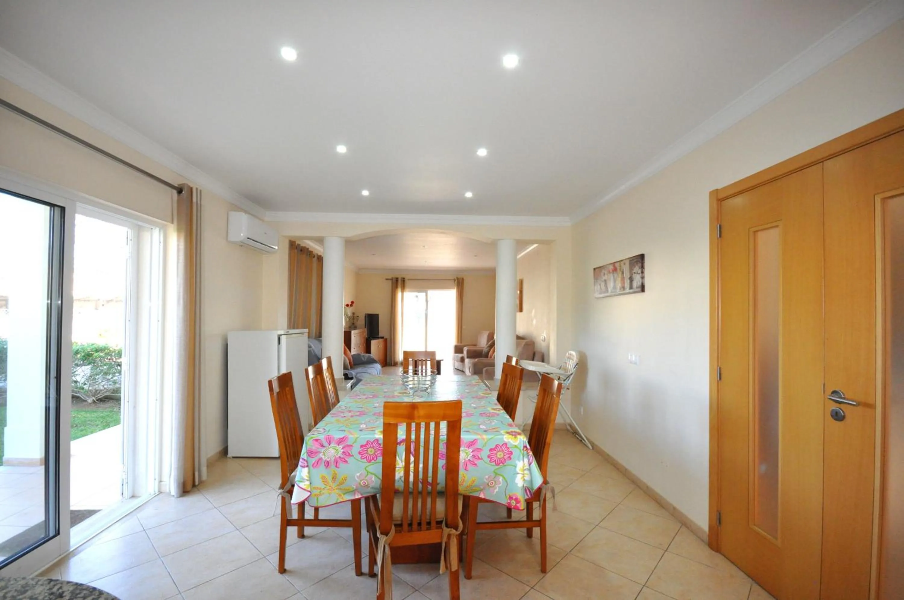 Restaurant/places to eat in Large 3 bedroom private pool villa in Vilasol Resort