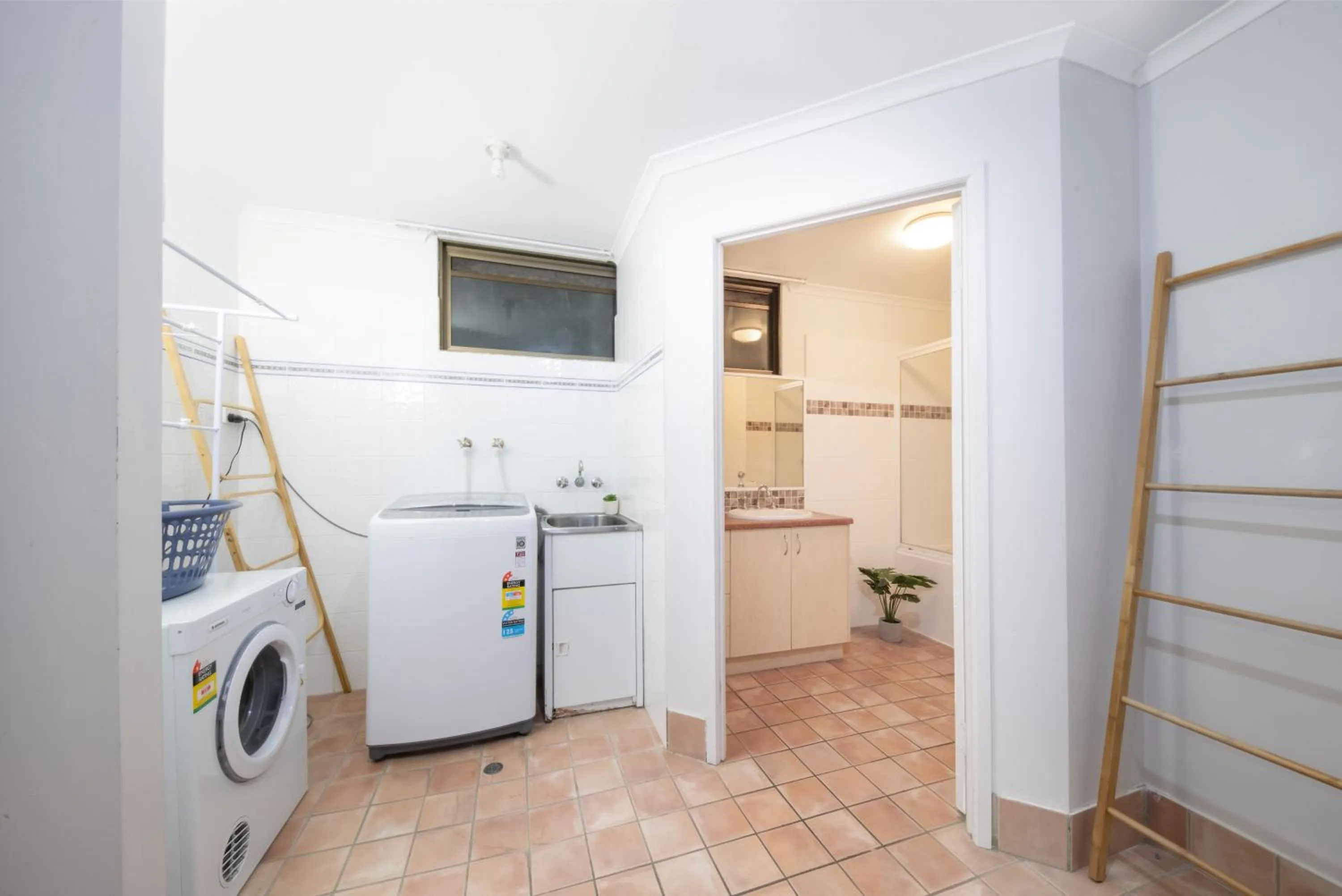 Shower in Whitsunday Terraces Resort