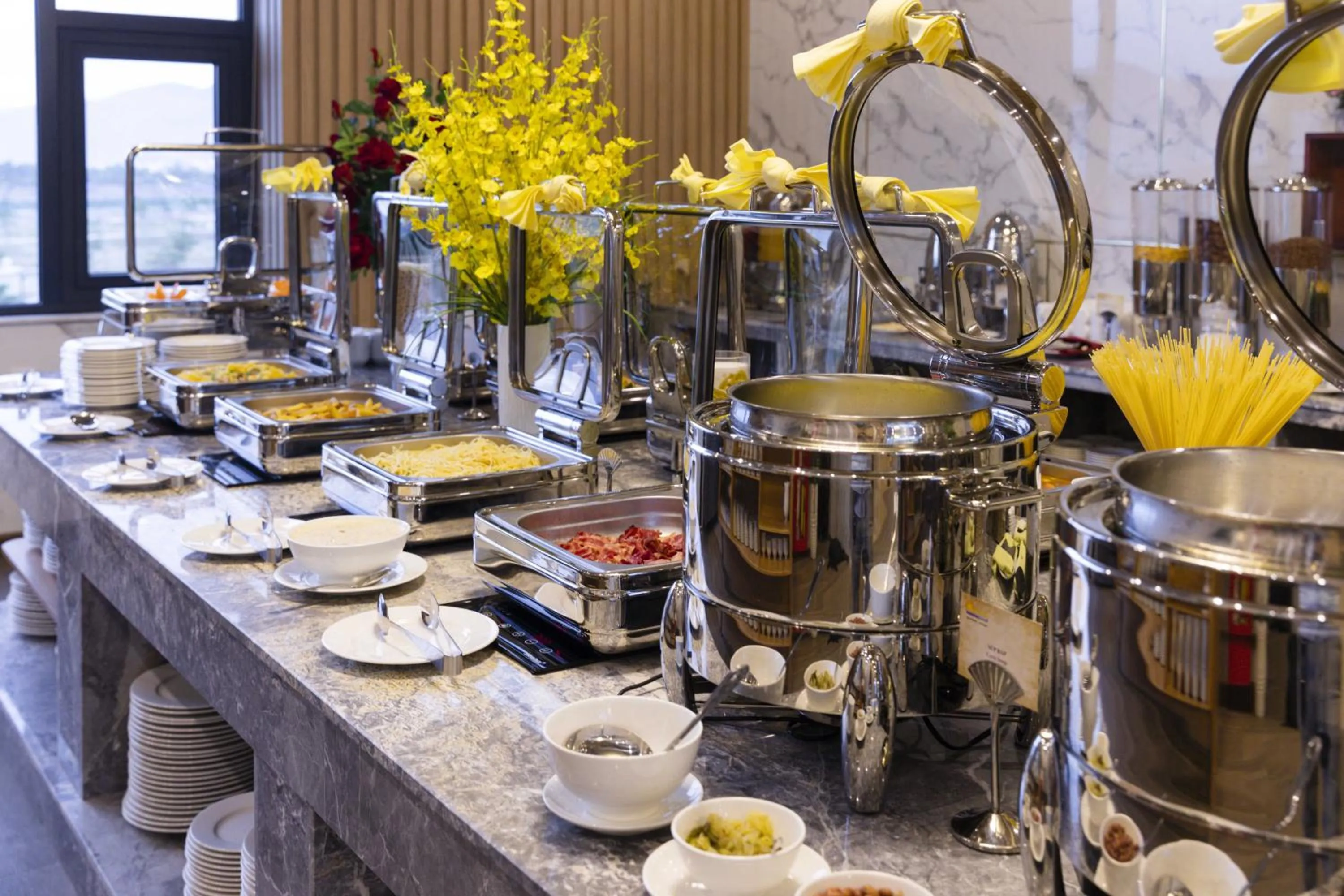 Restaurant/places to eat in Lucky Sun Hotel Nha Trang Beach