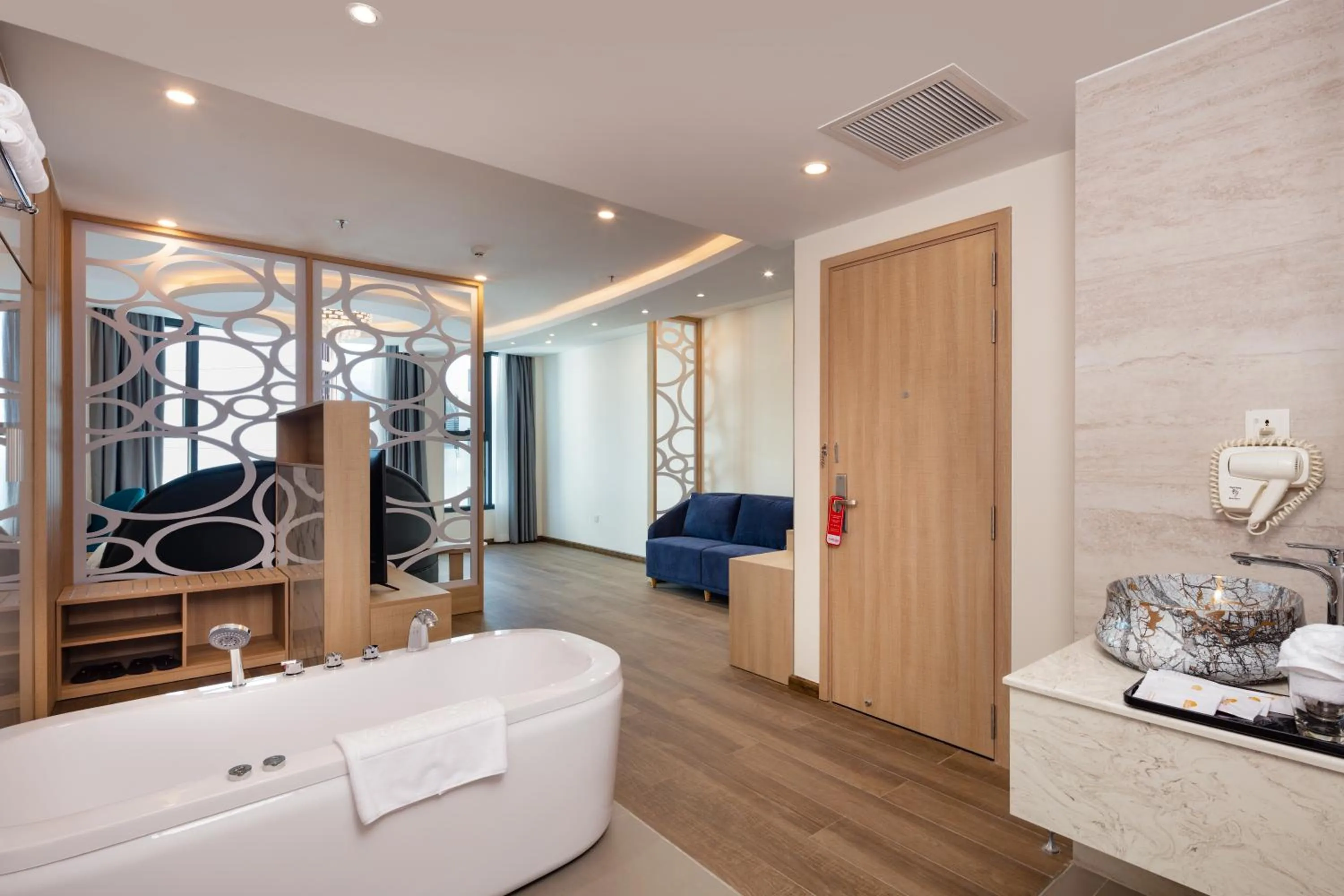 Communal lounge/ TV room in Lucky Sun Hotel Nha Trang Beach