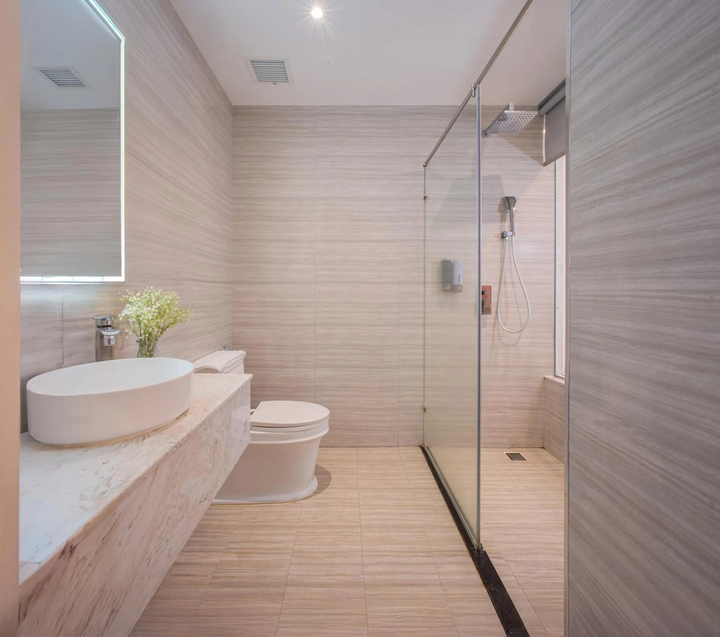 Shower in Lucky Sun Hotel Nha Trang Beach