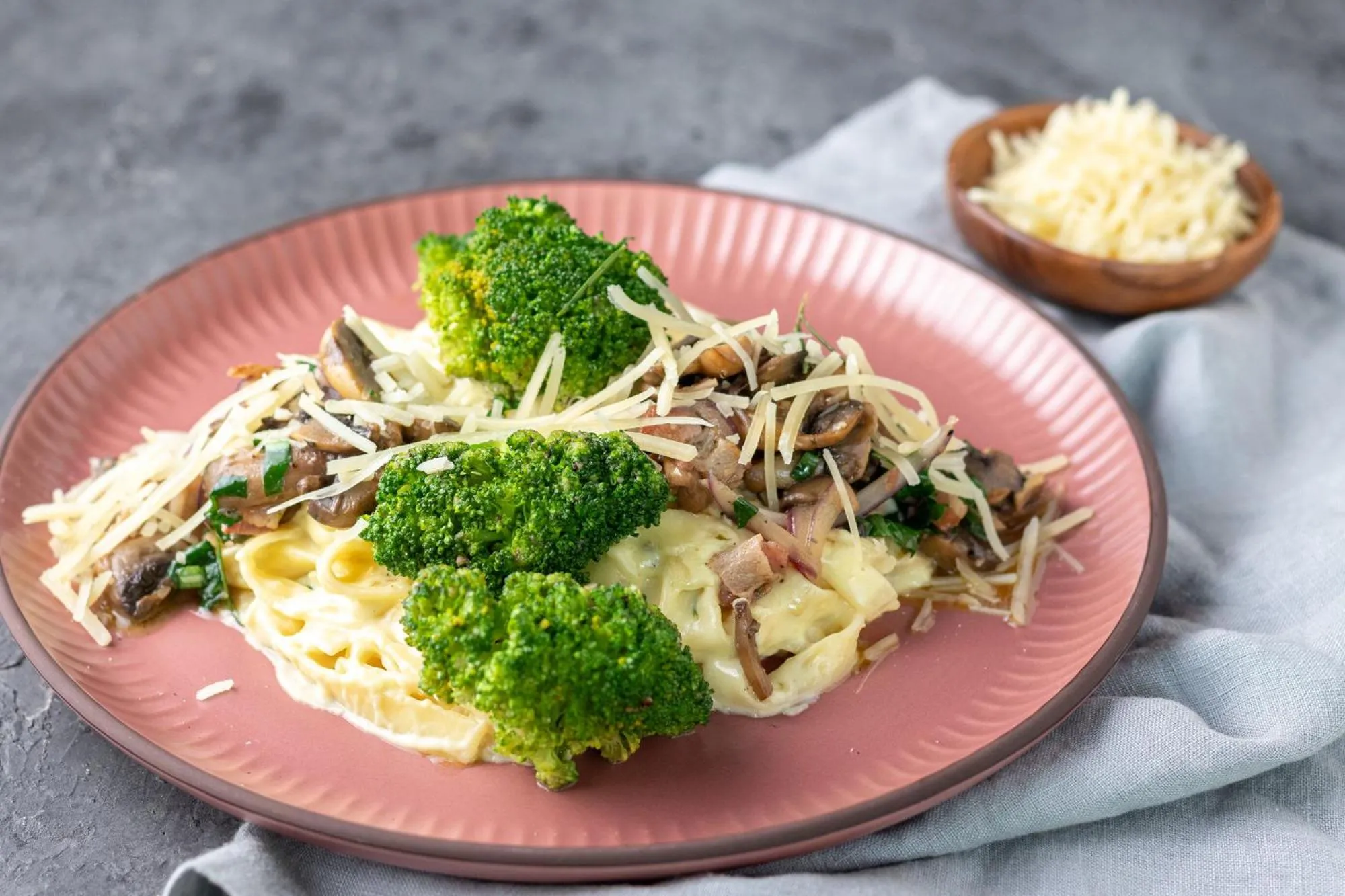 Restaurant/places to eat in Pumilio Mountain & Ocean Hotel