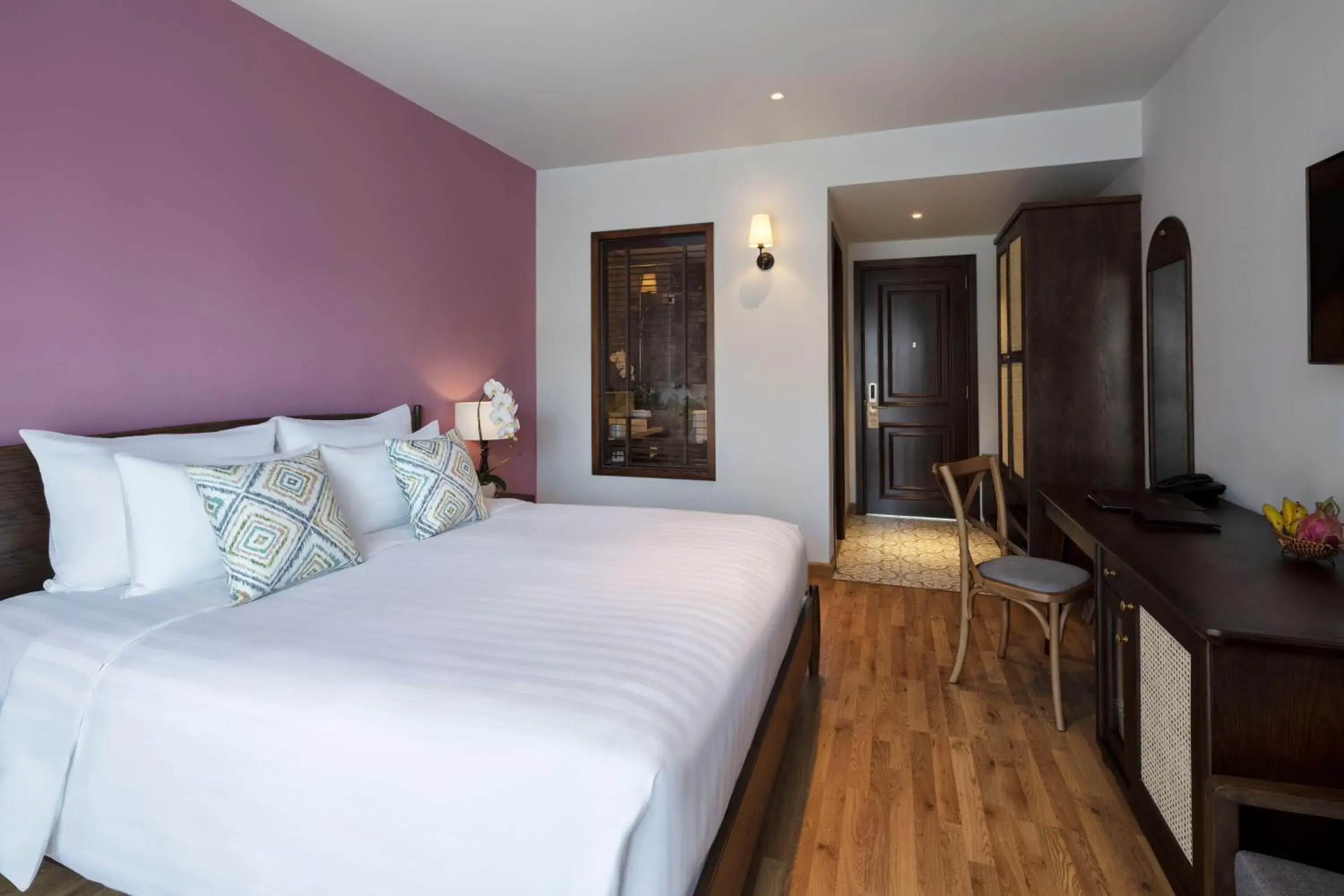 Deluxe King Room with Balcony and City View in Salmalia Boutique Hotel & Spa Deluxe King Room with Balcony and City View in Salmalia Boutique Hotel & Spa