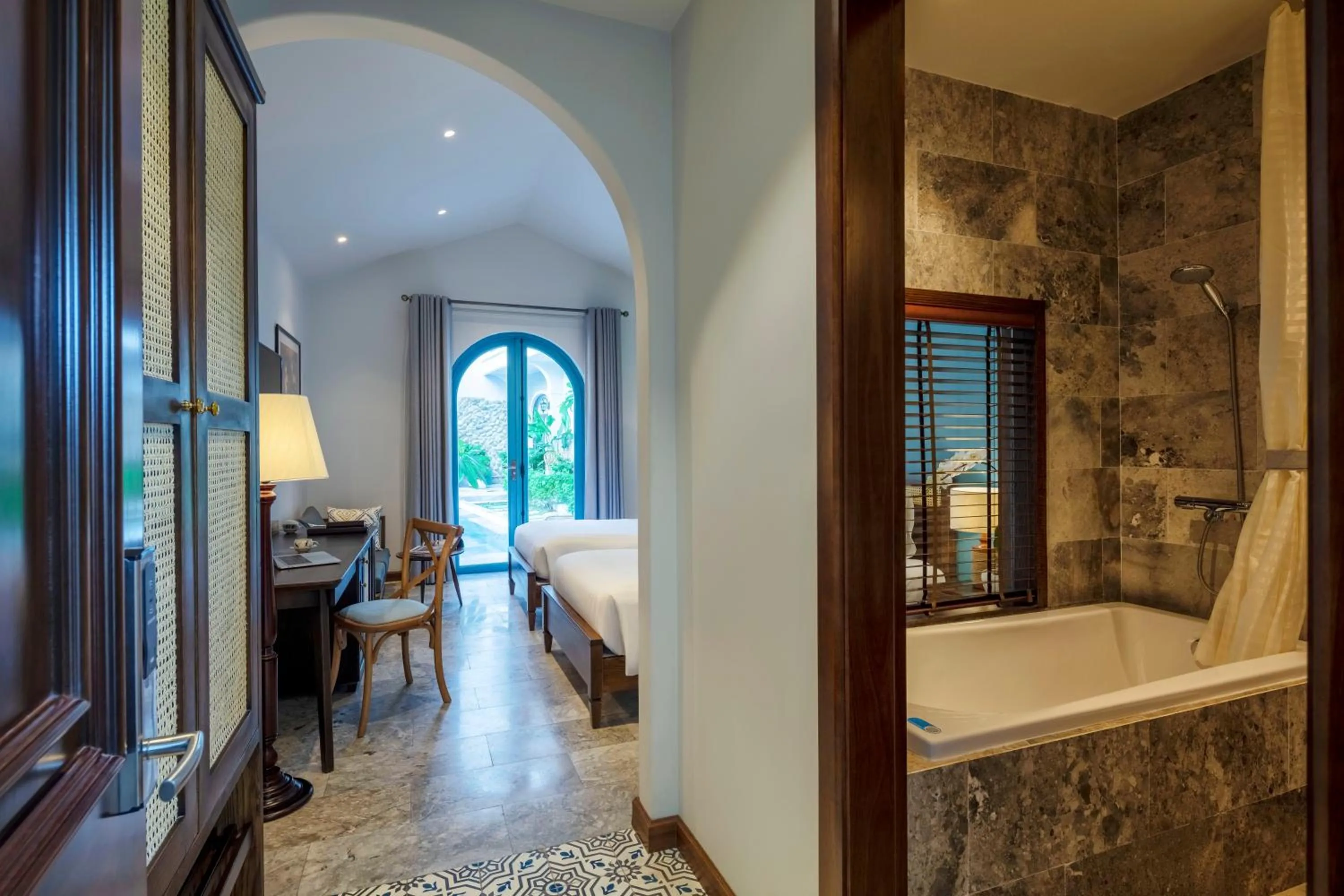 Living room, Bed in Salmalia Boutique Hotel & Spa